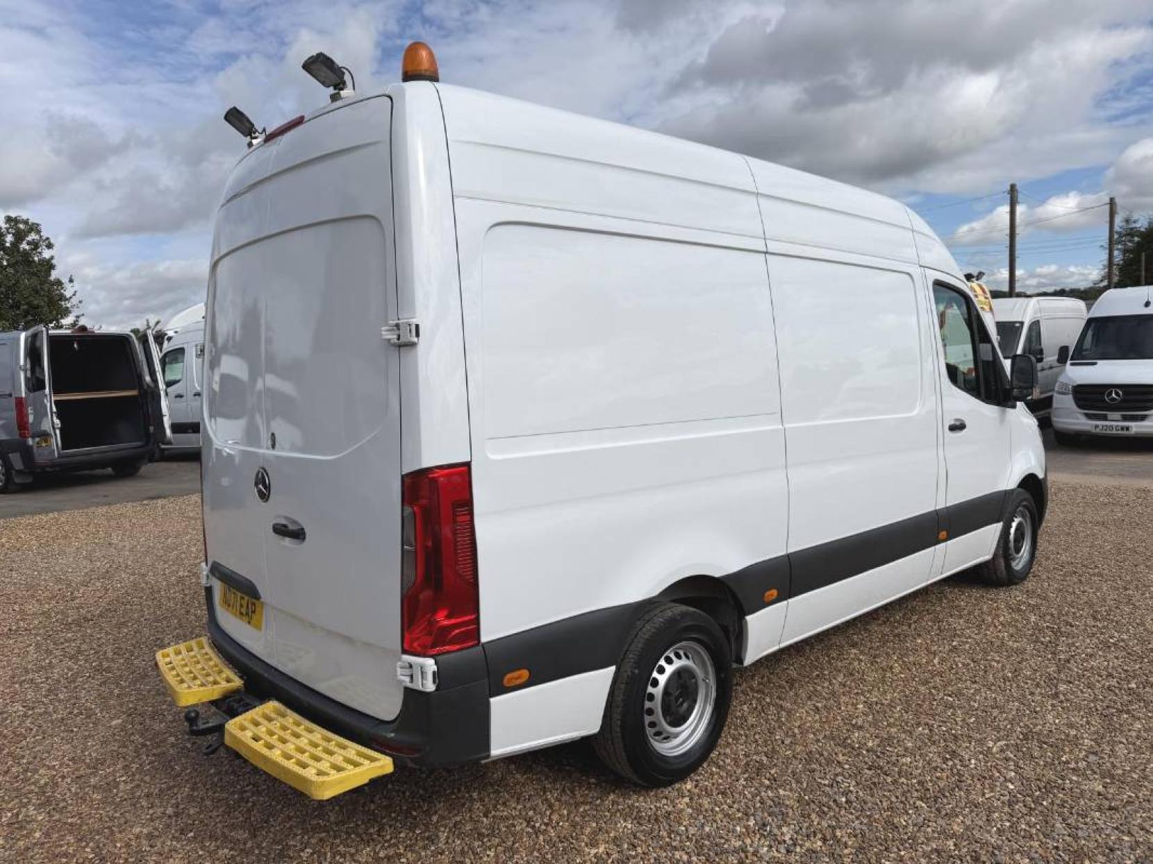 2021 Mercedes-Benz Sprinter 2.1 316 CDI Progressive Panel Van 5dr Diesel Manual RWD L2 H2 Euro 6 (s/s) (163 ps) - Thumbnail 12