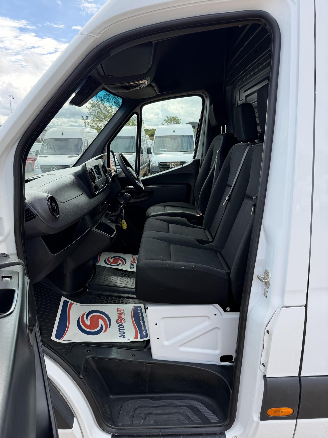 2021 Mercedes-Benz Sprinter 2.1 316 CDI Progressive Panel Van 5dr Diesel Manual RWD L2 H2 Euro 6 (s/s) (163 ps) - Thumbnail 34