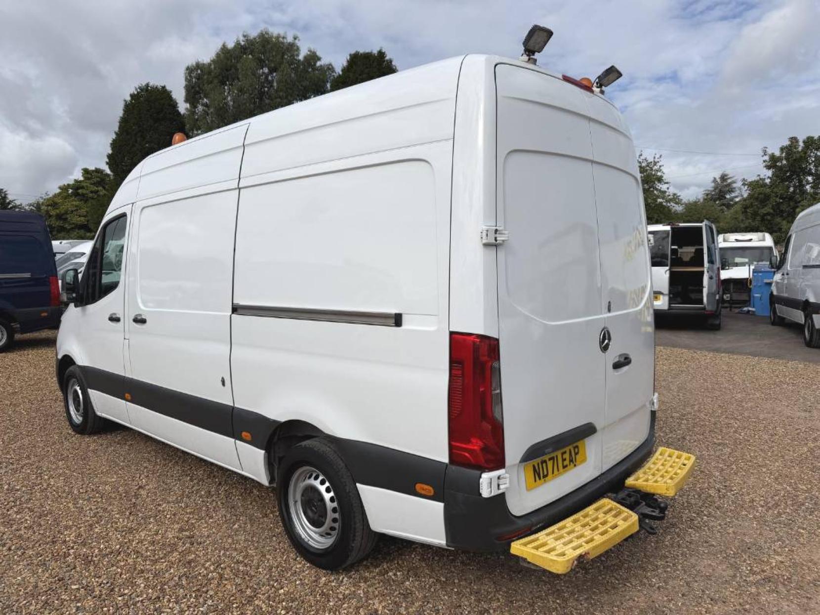 2021 Mercedes-Benz Sprinter 2.1 316 CDI Progressive Panel Van 5dr Diesel Manual RWD L2 H2 Euro 6 (s/s) (163 ps) - Thumbnail 9