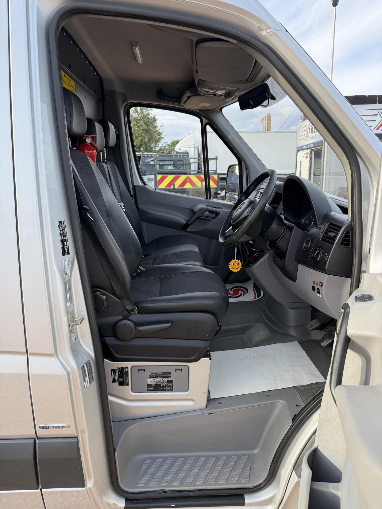 2015 Mercedes-Benz Sprinter 2.1 313 CDi BlueEFFICIENCY Panel Van 4dr Diesel Manual RWD L1 H3 (211 g/km, 129 bhp) - Thumbnail 14