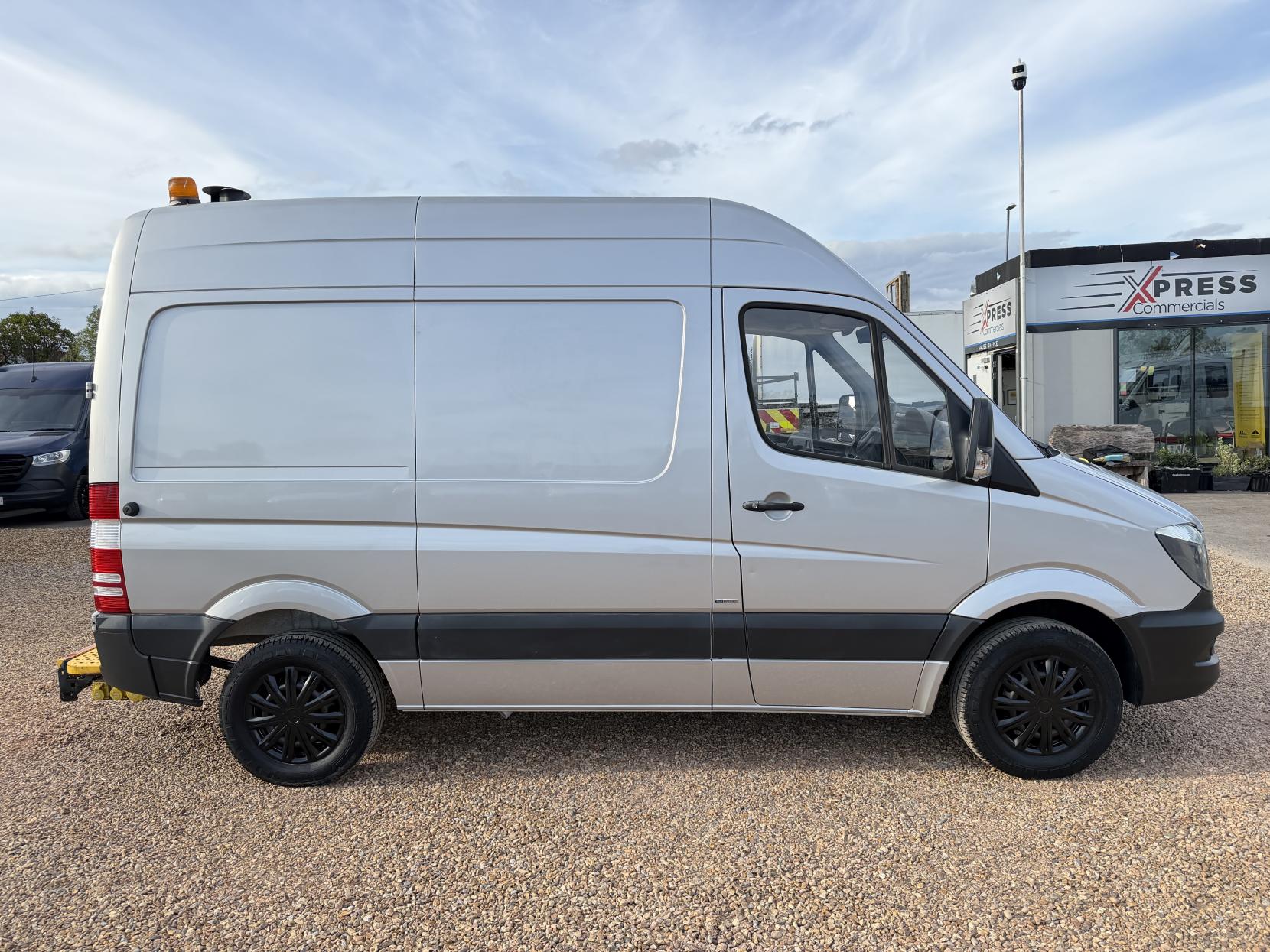 2015 Mercedes-Benz Sprinter 2.1 313 CDi BlueEFFICIENCY Panel Van 4dr Diesel Manual RWD L1 H3 (211 g/km, 129 bhp) - Thumbnail 12