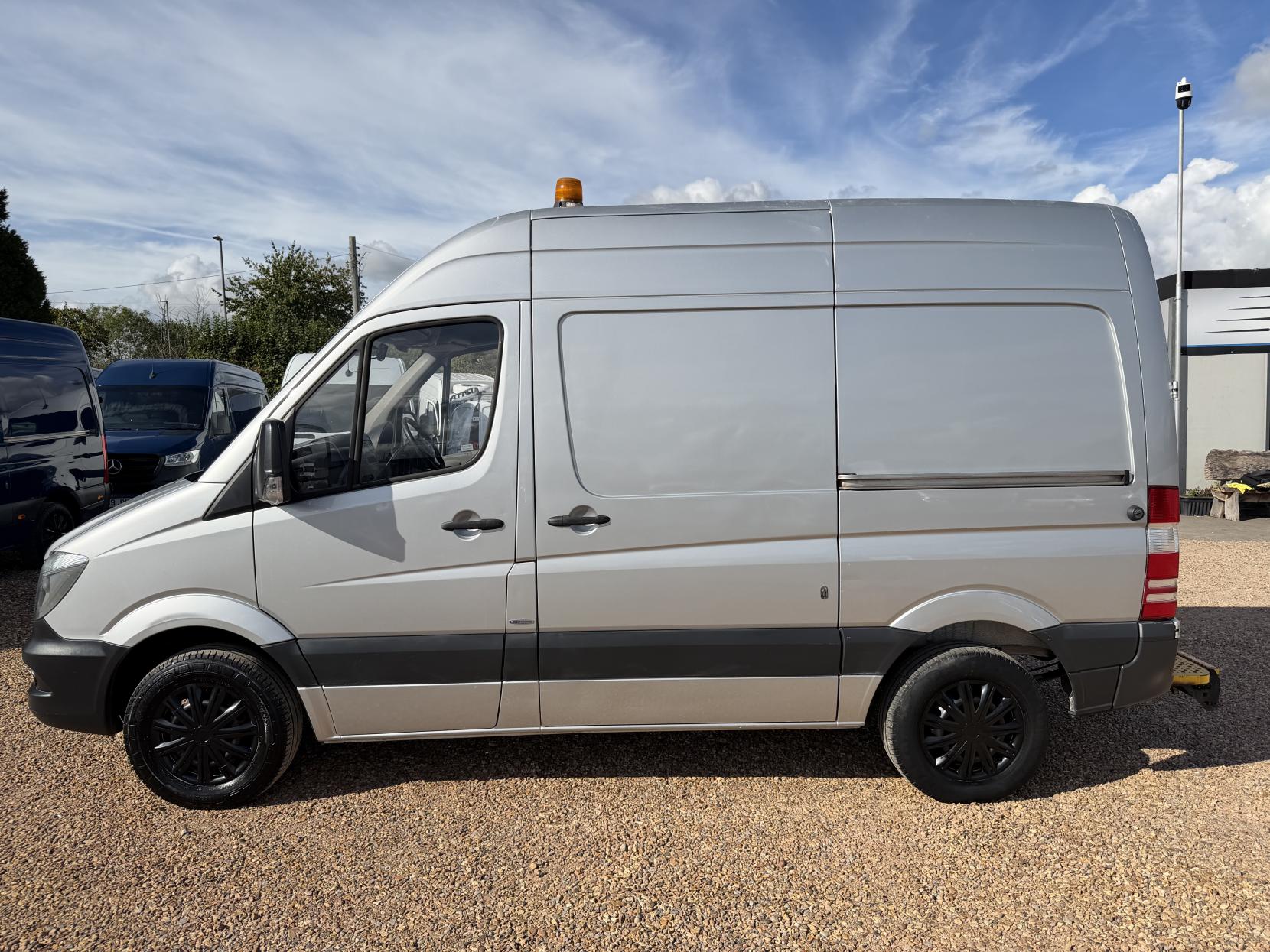 2015 Mercedes-Benz Sprinter 2.1 313 CDi BlueEFFICIENCY Panel Van 4dr Diesel Manual RWD L1 H3 (211 g/km, 129 bhp) - Thumbnail 8