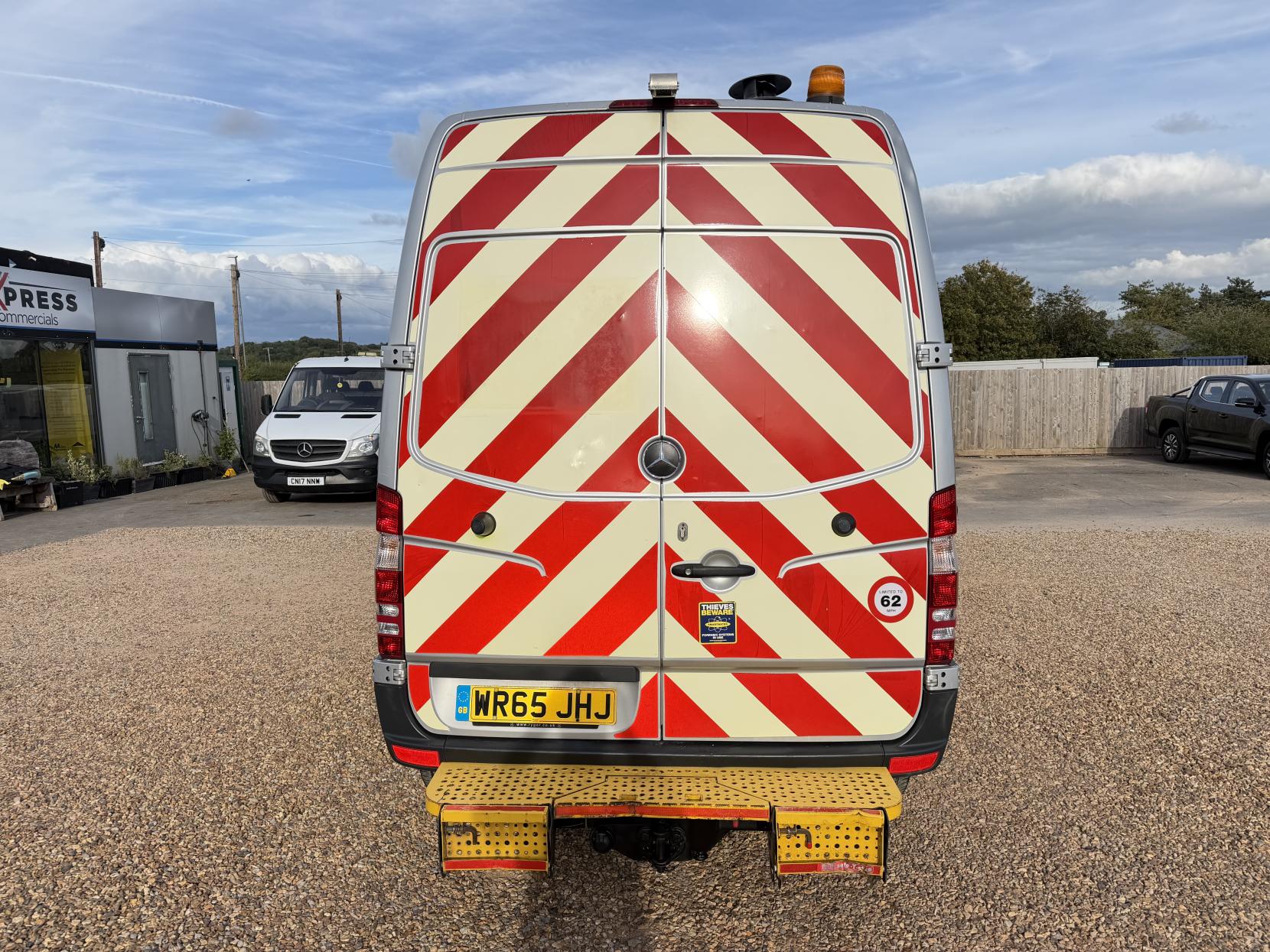 2015 Mercedes-Benz Sprinter 2.1 313 CDi BlueEFFICIENCY Panel Van 4dr Diesel Manual RWD L1 H3 (211 g/km, 129 bhp) - Thumbnail 10