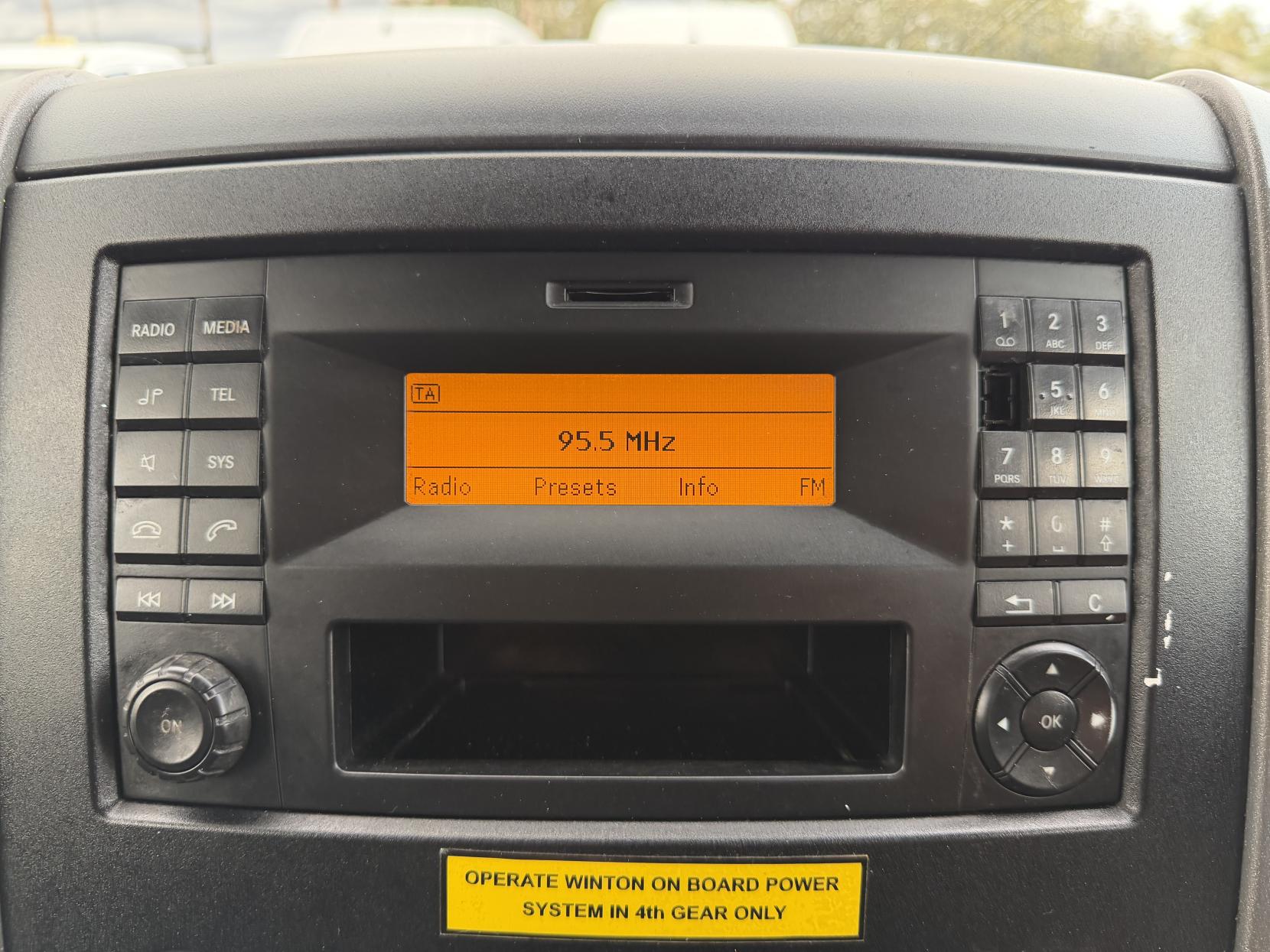 2015 Mercedes-Benz Sprinter 2.1 313 CDi BlueEFFICIENCY Panel Van 4dr Diesel Manual RWD L1 H3 (211 g/km, 129 bhp) - Thumbnail 20