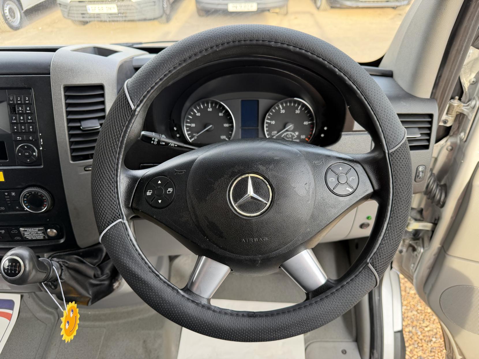 2015 Mercedes-Benz Sprinter 2.1 313 CDi BlueEFFICIENCY Panel Van 4dr Diesel Manual RWD L1 H3 (211 g/km, 129 bhp) - Thumbnail 16