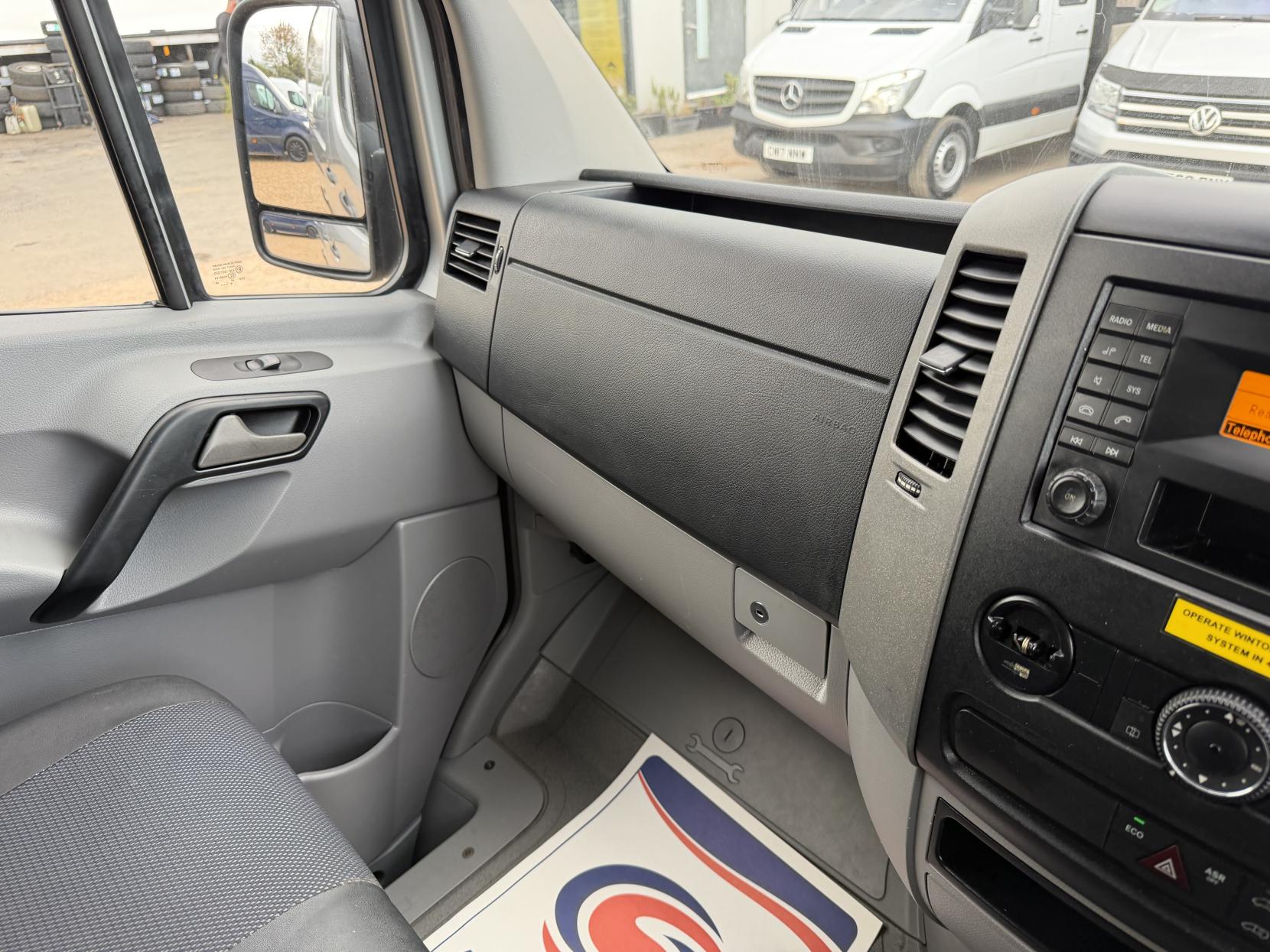 2015 Mercedes-Benz Sprinter 2.1 313 CDi BlueEFFICIENCY Panel Van 4dr Diesel Manual RWD L1 H3 (211 g/km, 129 bhp) - Thumbnail 27