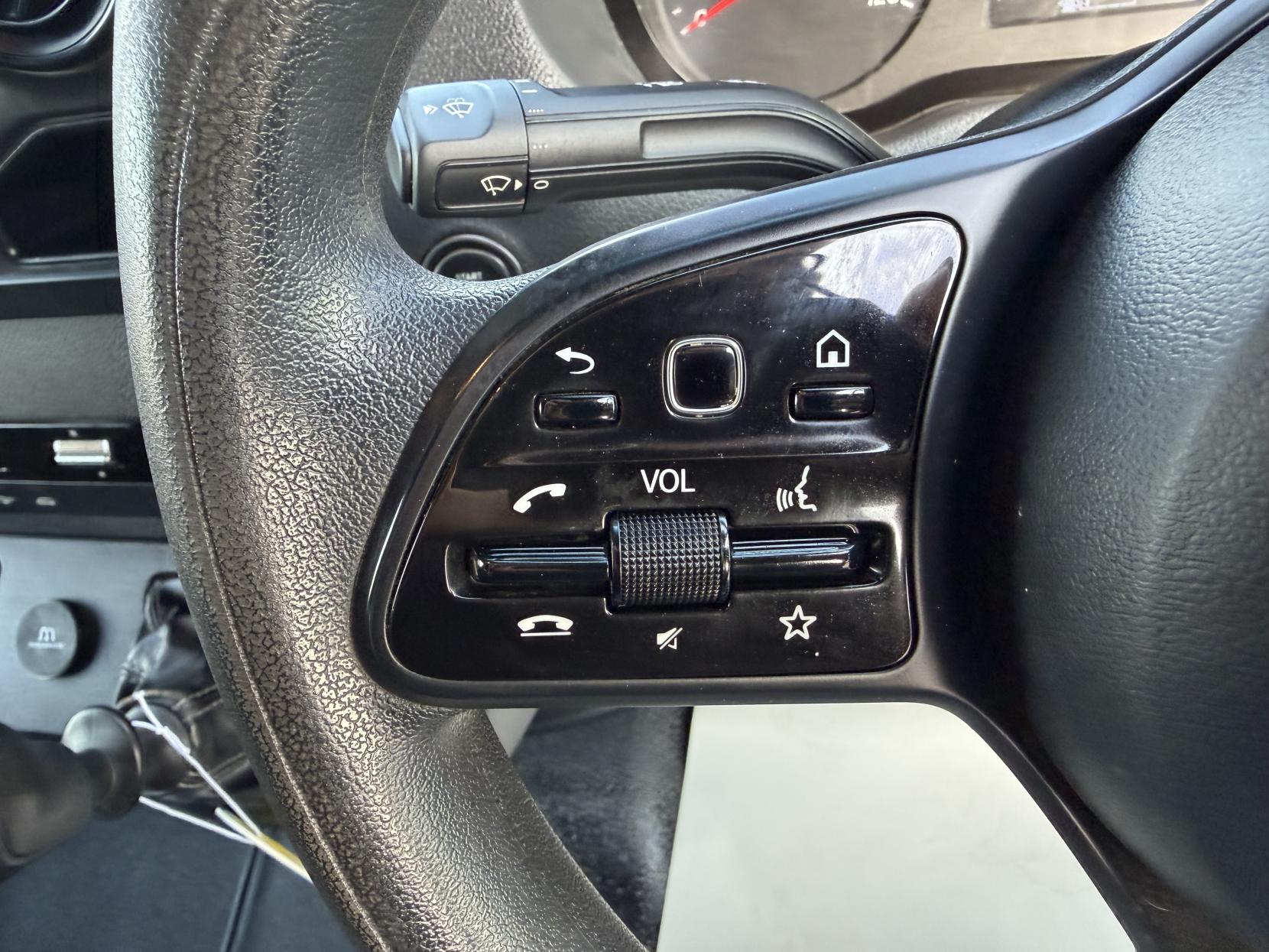 2019 Mercedes-Benz Sprinter 2.1 316 CDI Panel Van 5dr Diesel Manual RWD L2 H2 Euro 6 (163 ps) - Thumbnail 17