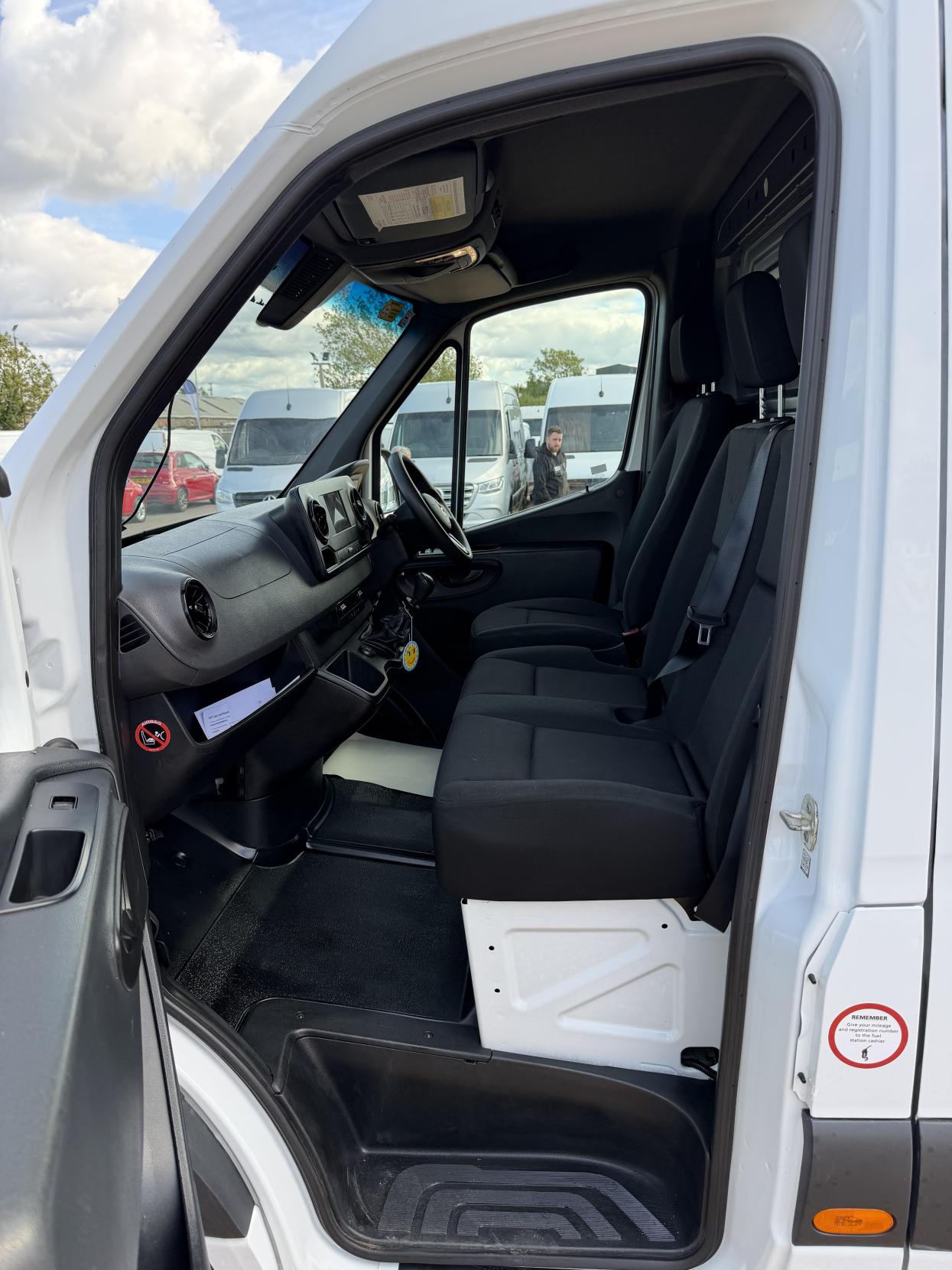 2019 Mercedes-Benz Sprinter 2.1 316 CDI Panel Van 5dr Diesel Manual RWD L2 H2 Euro 6 (163 ps) - Thumbnail 35