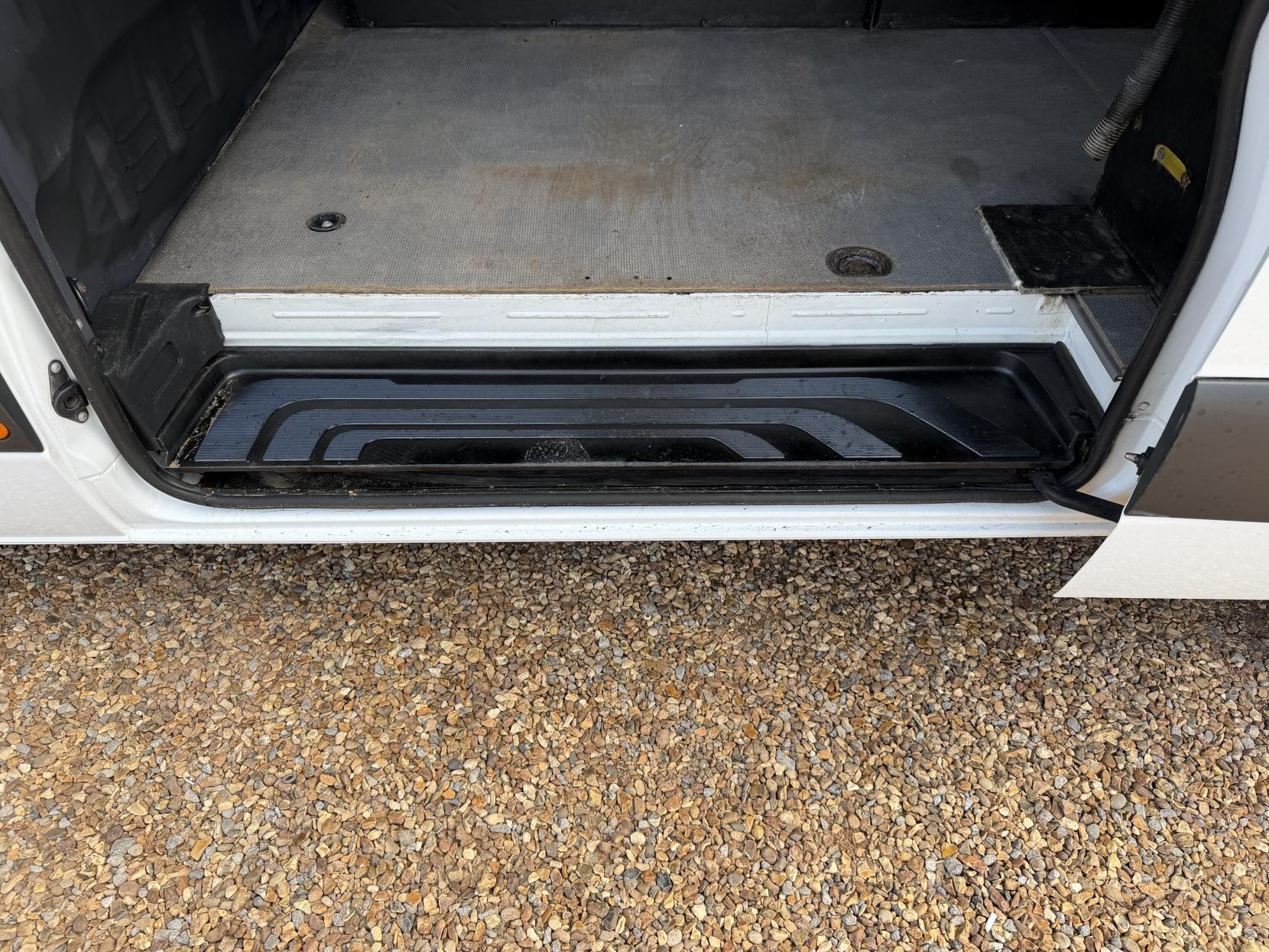 2019 Mercedes-Benz Sprinter 2.1 316 CDI Panel Van 5dr Diesel Manual RWD L2 H2 Euro 6 (163 ps) - Thumbnail 34