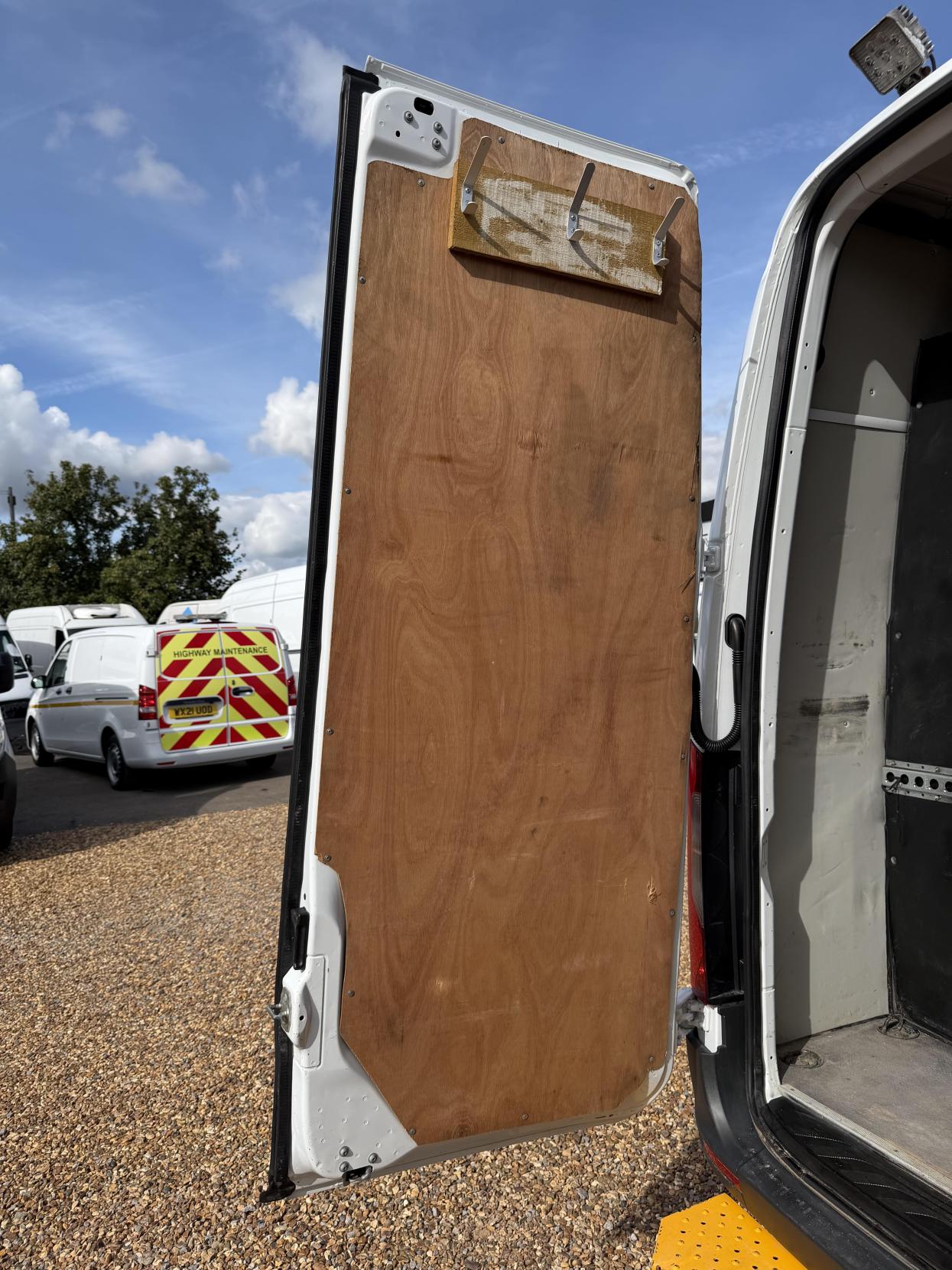 2019 Mercedes-Benz Sprinter 2.1 316 CDI Panel Van 5dr Diesel Manual RWD L2 H2 Euro 6 (163 ps) - Thumbnail 44