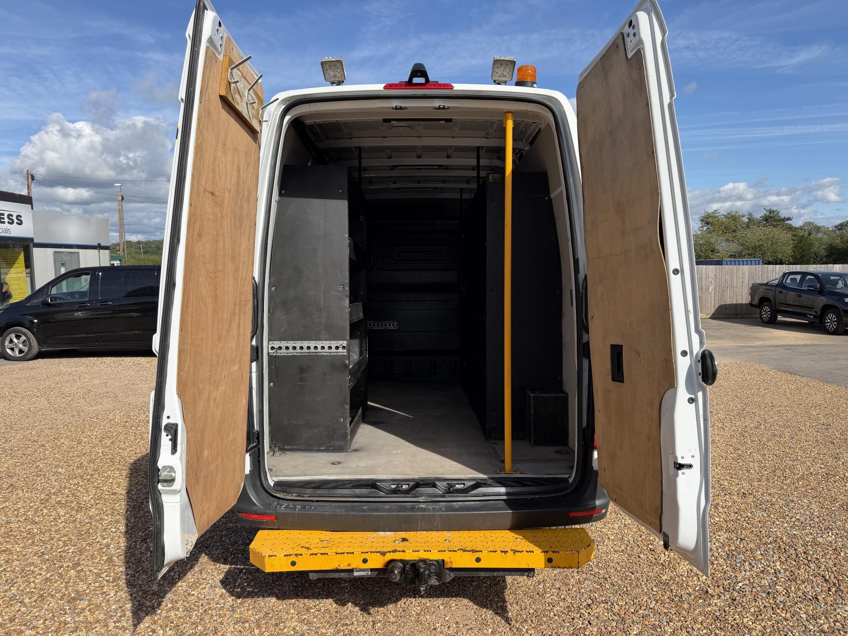 2019 Mercedes-Benz Sprinter 2.1 316 CDI Panel Van 5dr Diesel Manual RWD L2 H2 Euro 6 (163 ps) - Thumbnail 2