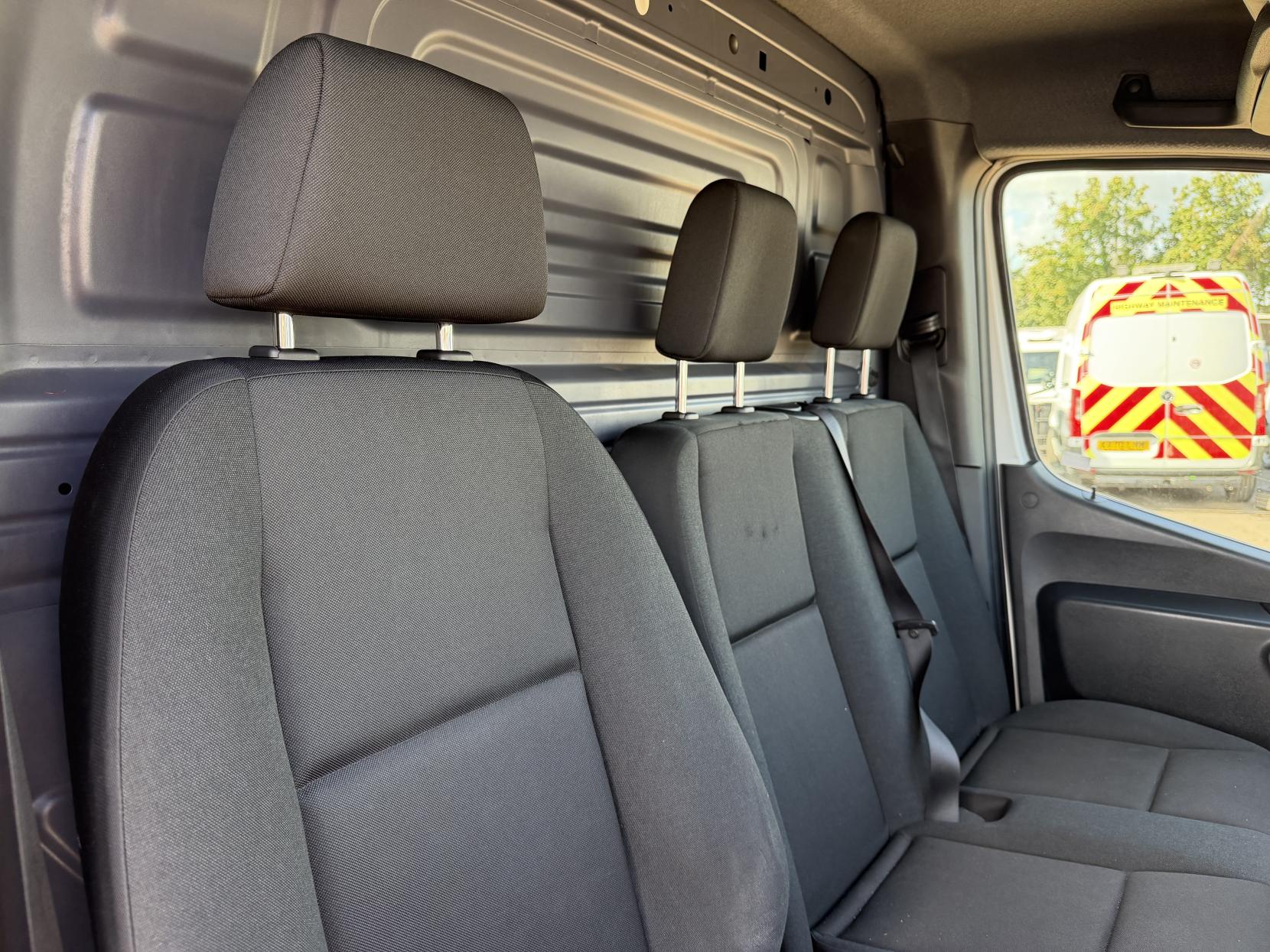 2019 Mercedes-Benz Sprinter 2.1 316 CDI Panel Van 5dr Diesel Manual RWD L2 H2 Euro 6 (163 ps) - Thumbnail 15