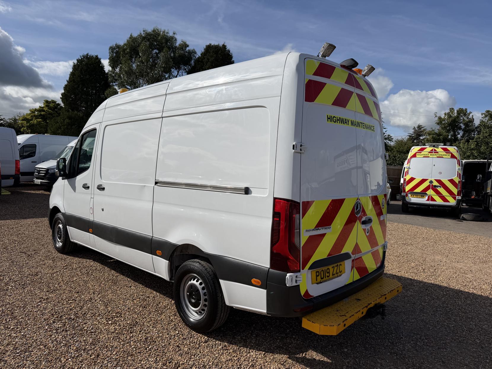 2019 Mercedes-Benz Sprinter 2.1 316 CDI Panel Van 5dr Diesel Manual RWD L2 H2 Euro 6 (163 ps) - Thumbnail 9