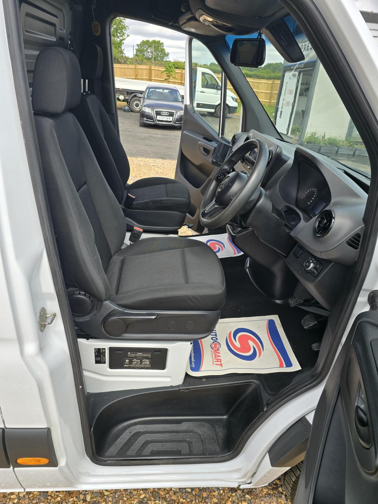 Mercedes-Benz Sprinter 2.1 311 CDI Panel Van 5dr Diesel Manual RWD L3 H2 Euro 6 (114 ps)