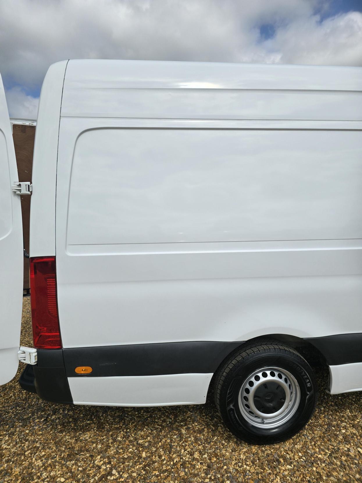 Mercedes-Benz Sprinter 2.1 311 CDI Panel Van 5dr Diesel Manual RWD L3 H2 Euro 6 (114 ps)