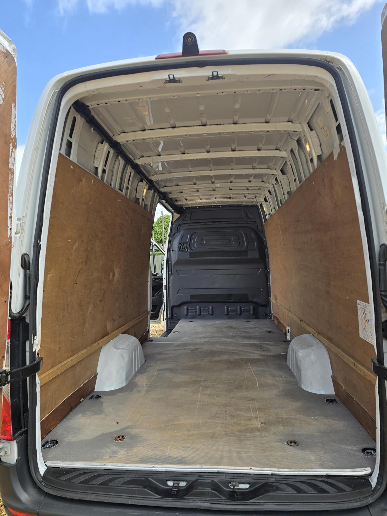 Mercedes-Benz Sprinter 2.1 311 CDI Panel Van 5dr Diesel Manual RWD L3 H2 Euro 6 (114 ps)
