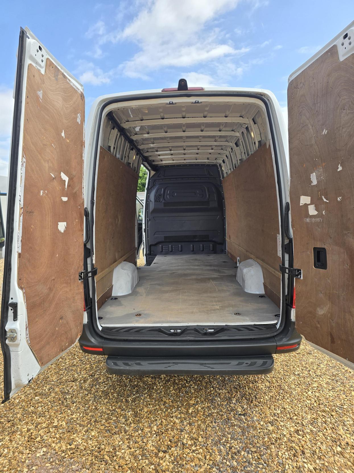 Mercedes-Benz Sprinter 2.1 311 CDI Panel Van 5dr Diesel Manual RWD L3 H2 Euro 6 (114 ps)
