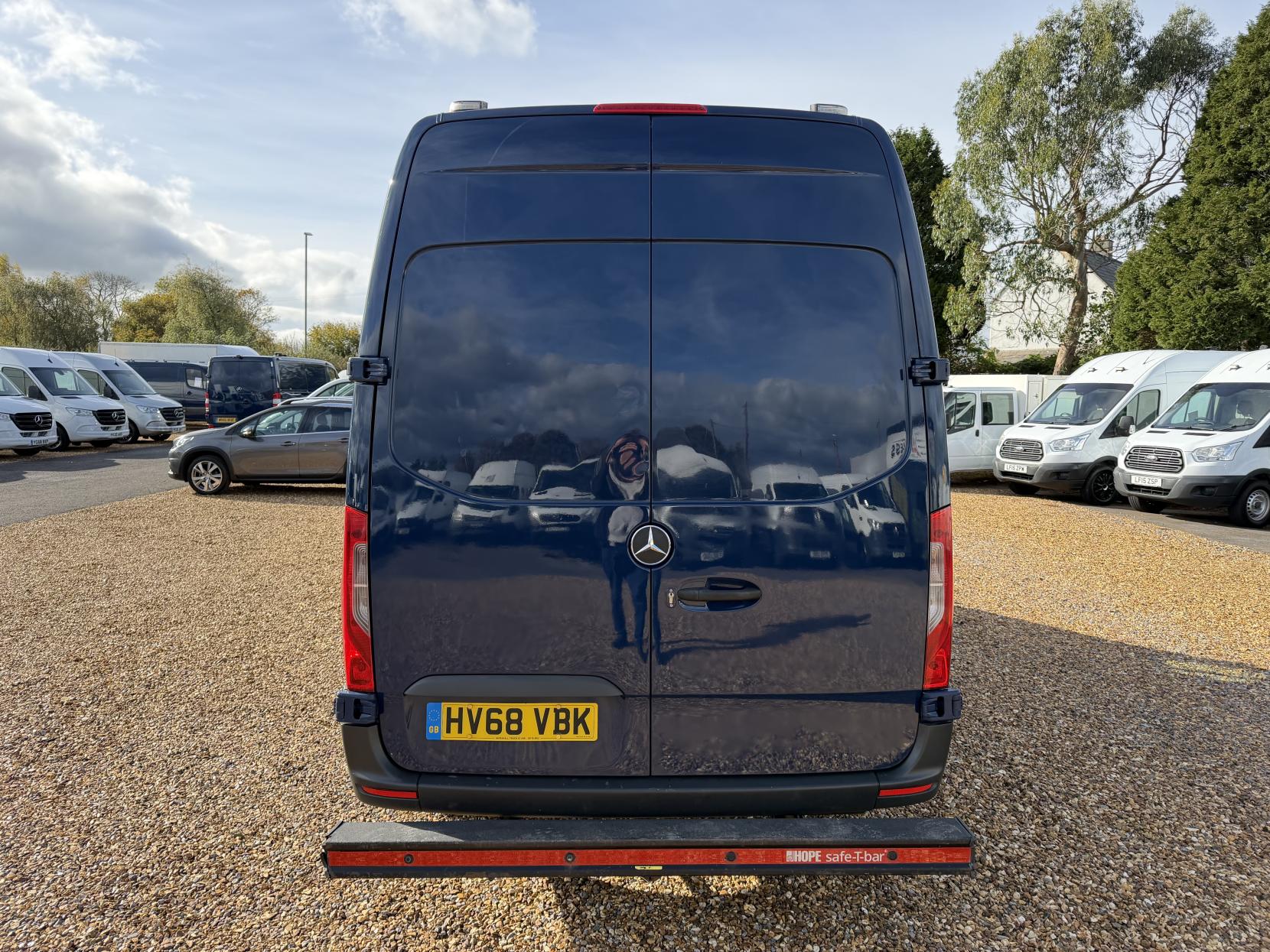 Mercedes-Benz Sprinter 2.1 314 CDI Panel Van 5dr Diesel Manual RWD L2 H2 Euro 6 (143 ps)