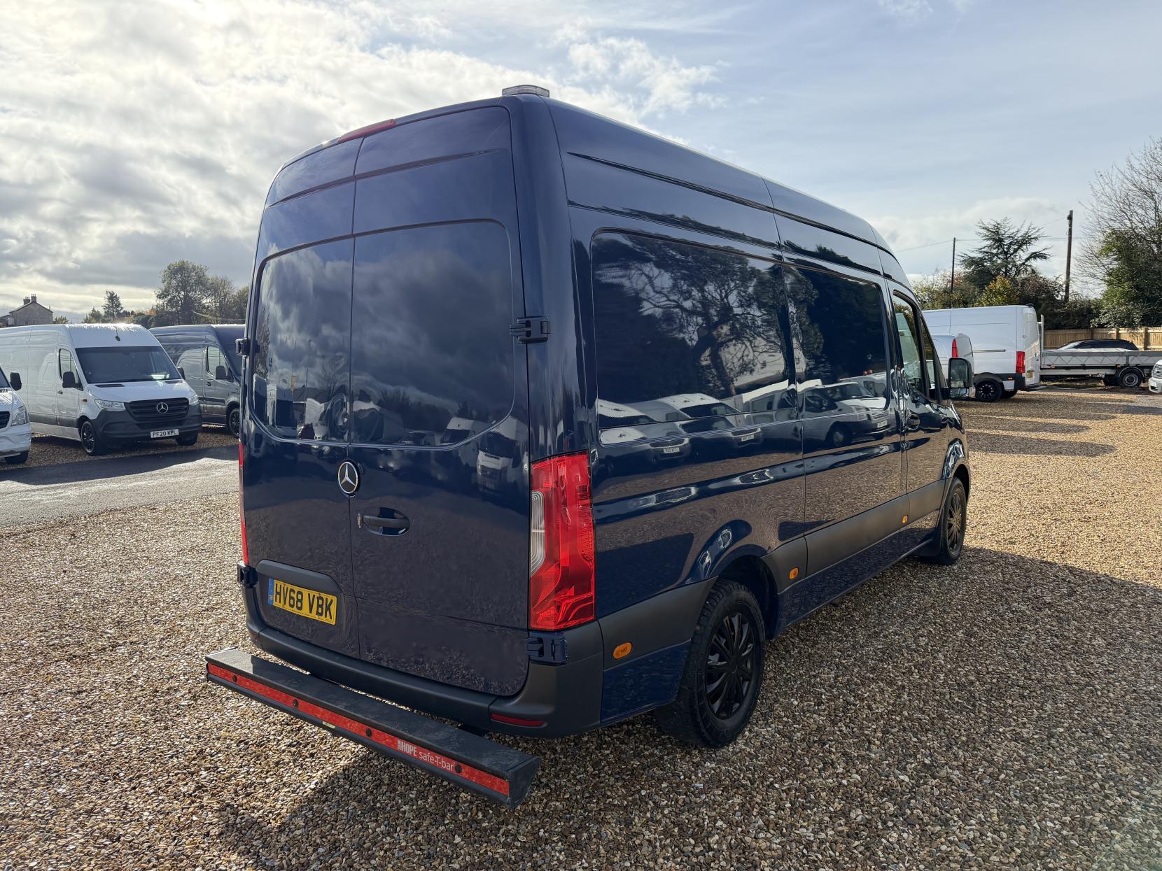 Mercedes-Benz Sprinter 2.1 314 CDI Panel Van 5dr Diesel Manual RWD L2 H2 Euro 6 (143 ps)