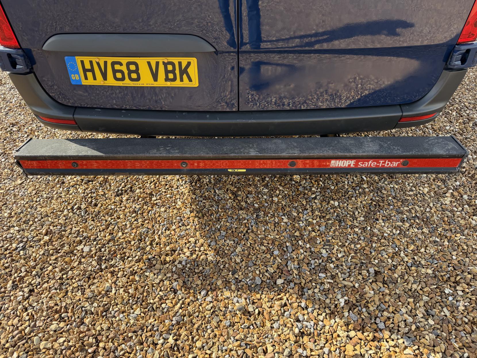 Mercedes-Benz Sprinter 2.1 314 CDI Panel Van 5dr Diesel Manual RWD L2 H2 Euro 6 (143 ps)