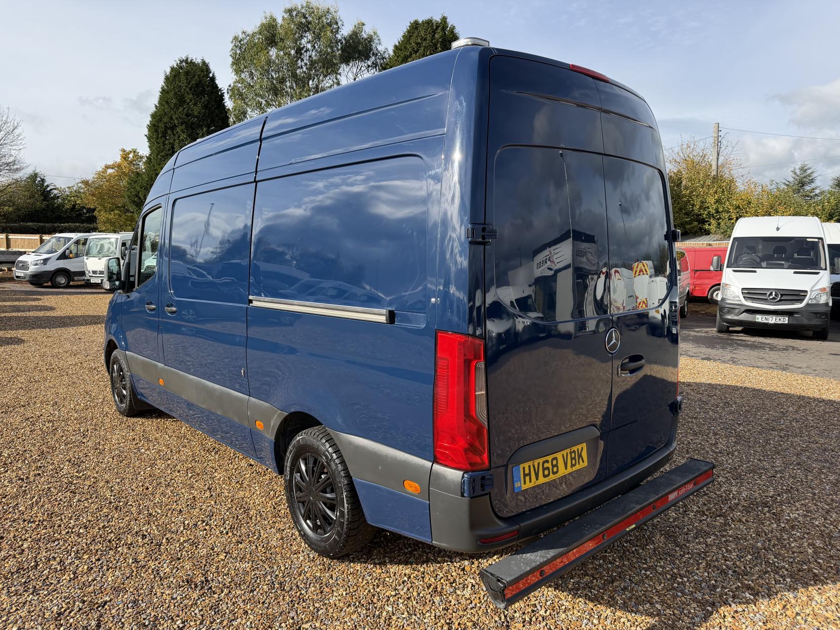 Mercedes-Benz Sprinter 2.1 314 CDI Panel Van 5dr Diesel Manual RWD L2 H2 Euro 6 (143 ps)