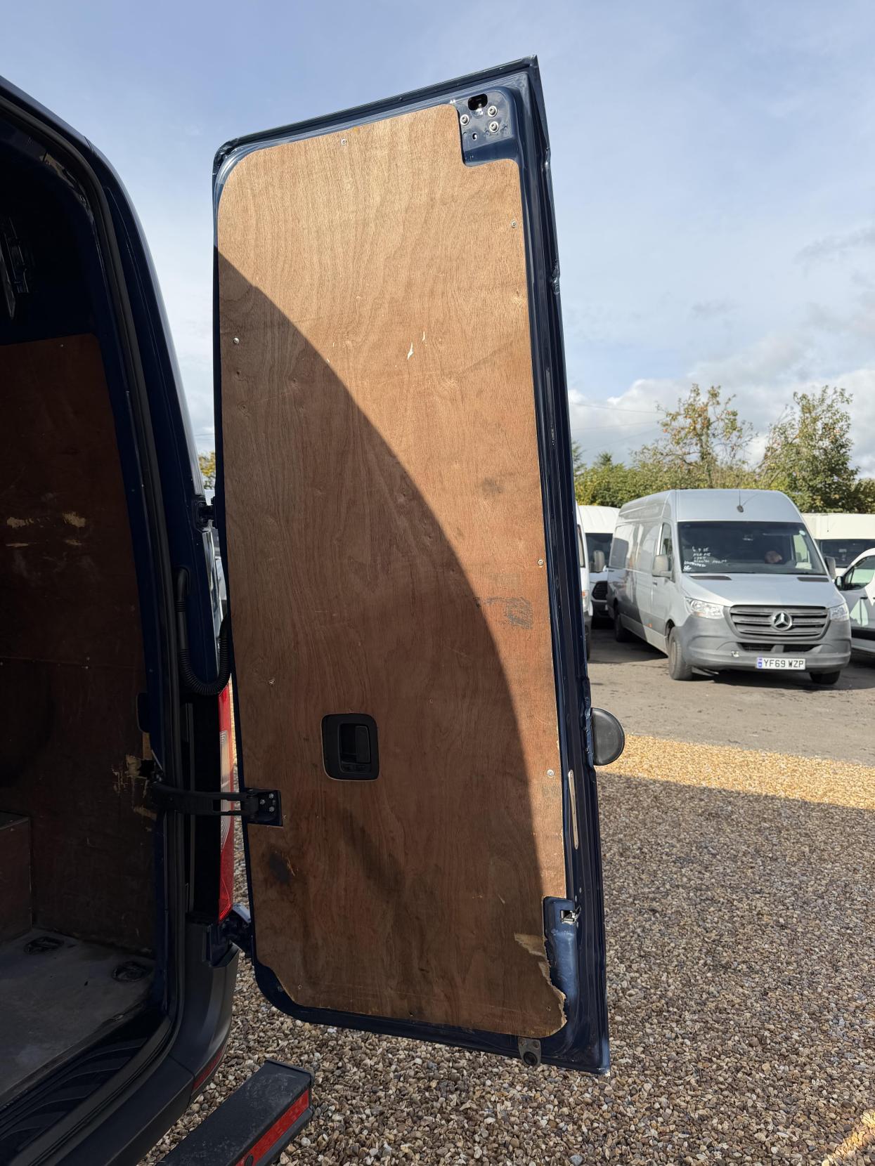 Mercedes-Benz Sprinter 2.1 314 CDI Panel Van 5dr Diesel Manual RWD L2 H2 Euro 6 (143 ps)