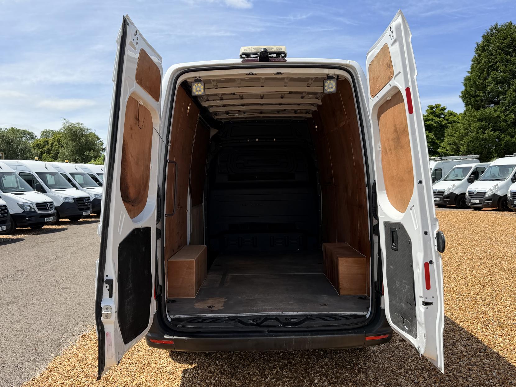 2019 Mercedes-Benz Sprinter 2.1 316 CDI Panel Van 5dr Diesel Manual RWD L2 H2 Euro 6 (163 ps) - Thumbnail 31