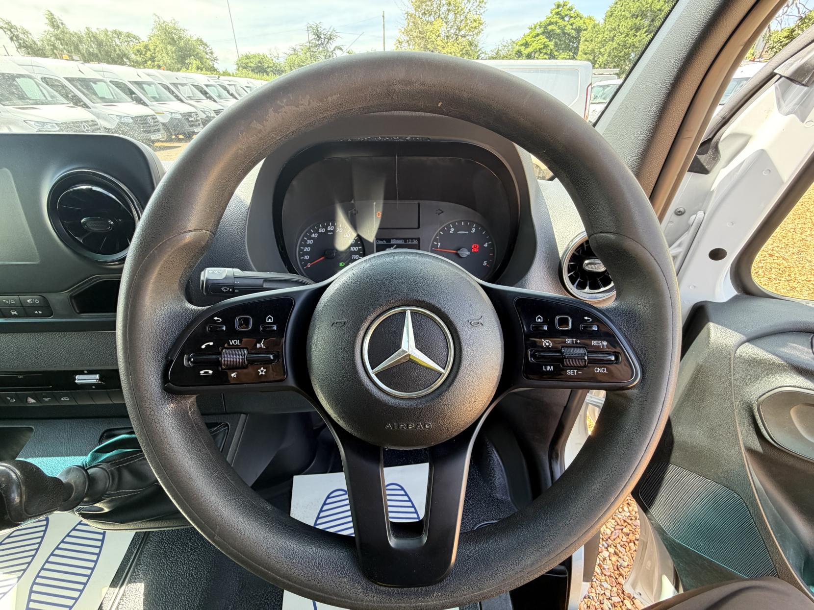2019 Mercedes-Benz Sprinter 2.1 316 CDI Panel Van 5dr Diesel Manual RWD L2 H2 Euro 6 (163 ps) - Thumbnail 10