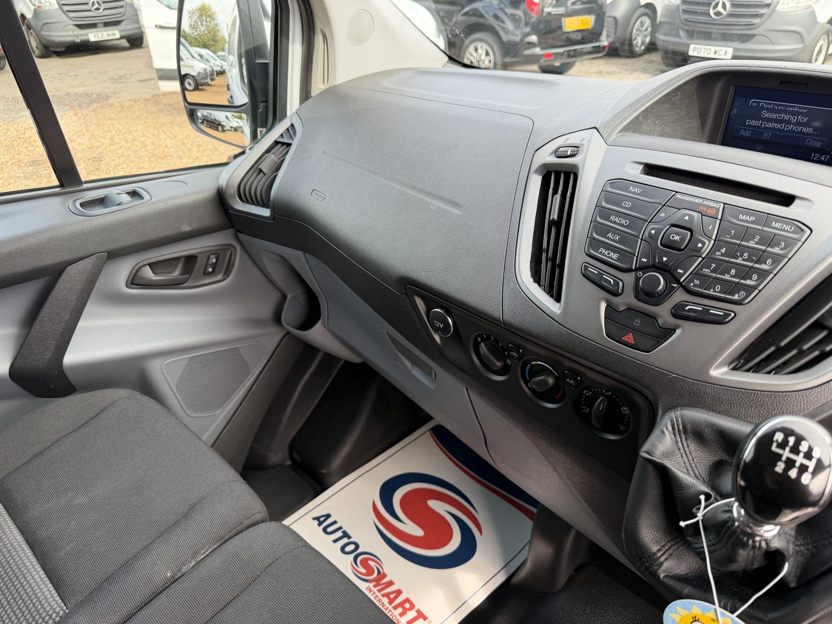 2015 Ford Transit Custom 2.2 TDCi 310 Panel Van 5dr Diesel Manual L2 H1 (186 g/km, 123 bhp) - Thumbnail 31
