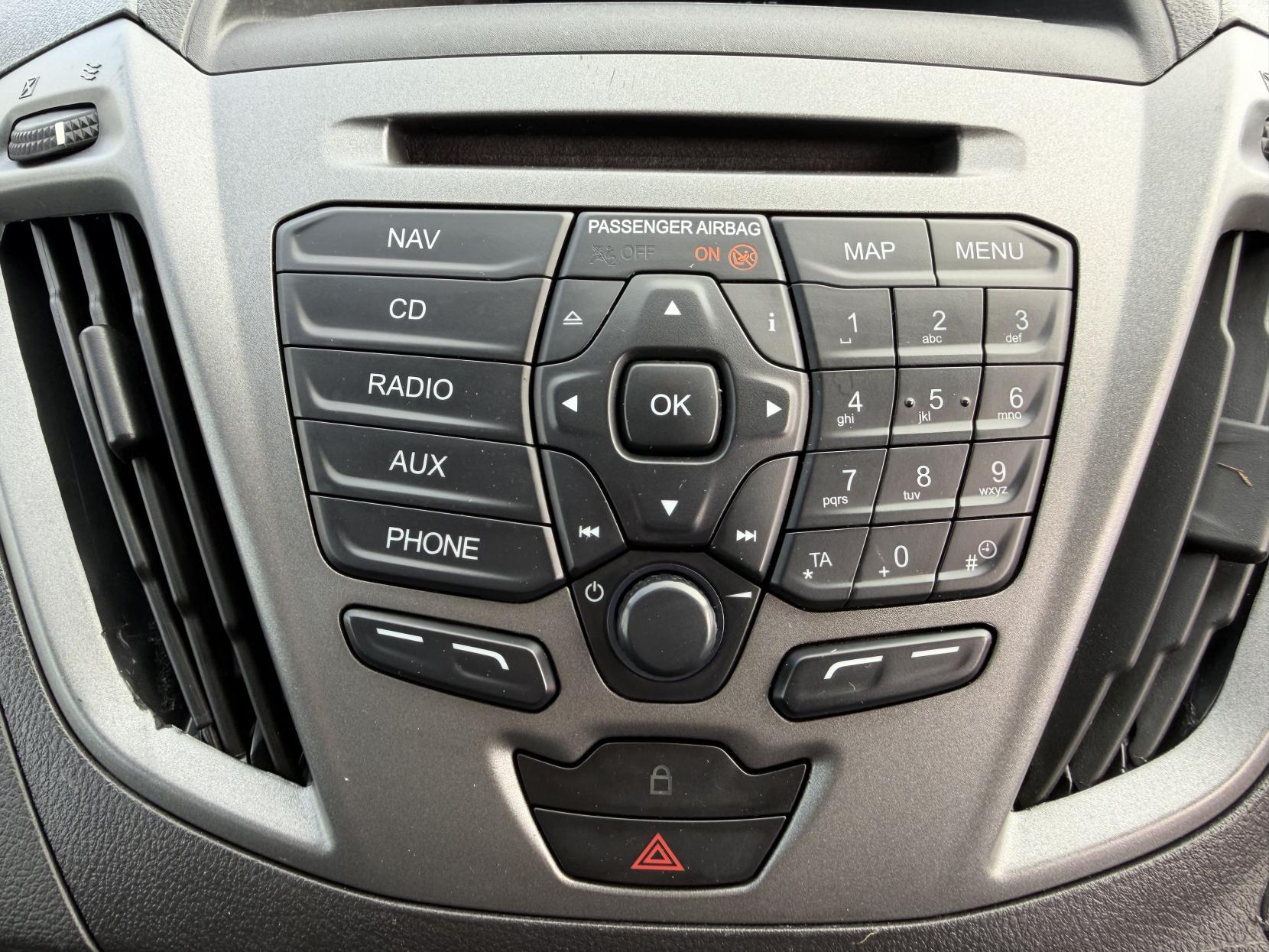 2015 Ford Transit Custom 2.2 TDCi 310 Panel Van 5dr Diesel Manual L2 H1 (186 g/km, 123 bhp) - Thumbnail 21