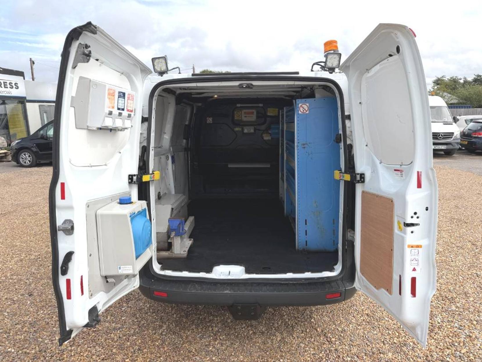 2015 Ford Transit Custom 2.2 TDCi 310 Panel Van 5dr Diesel Manual L2 H1 (186 g/km, 123 bhp) - Thumbnail 3