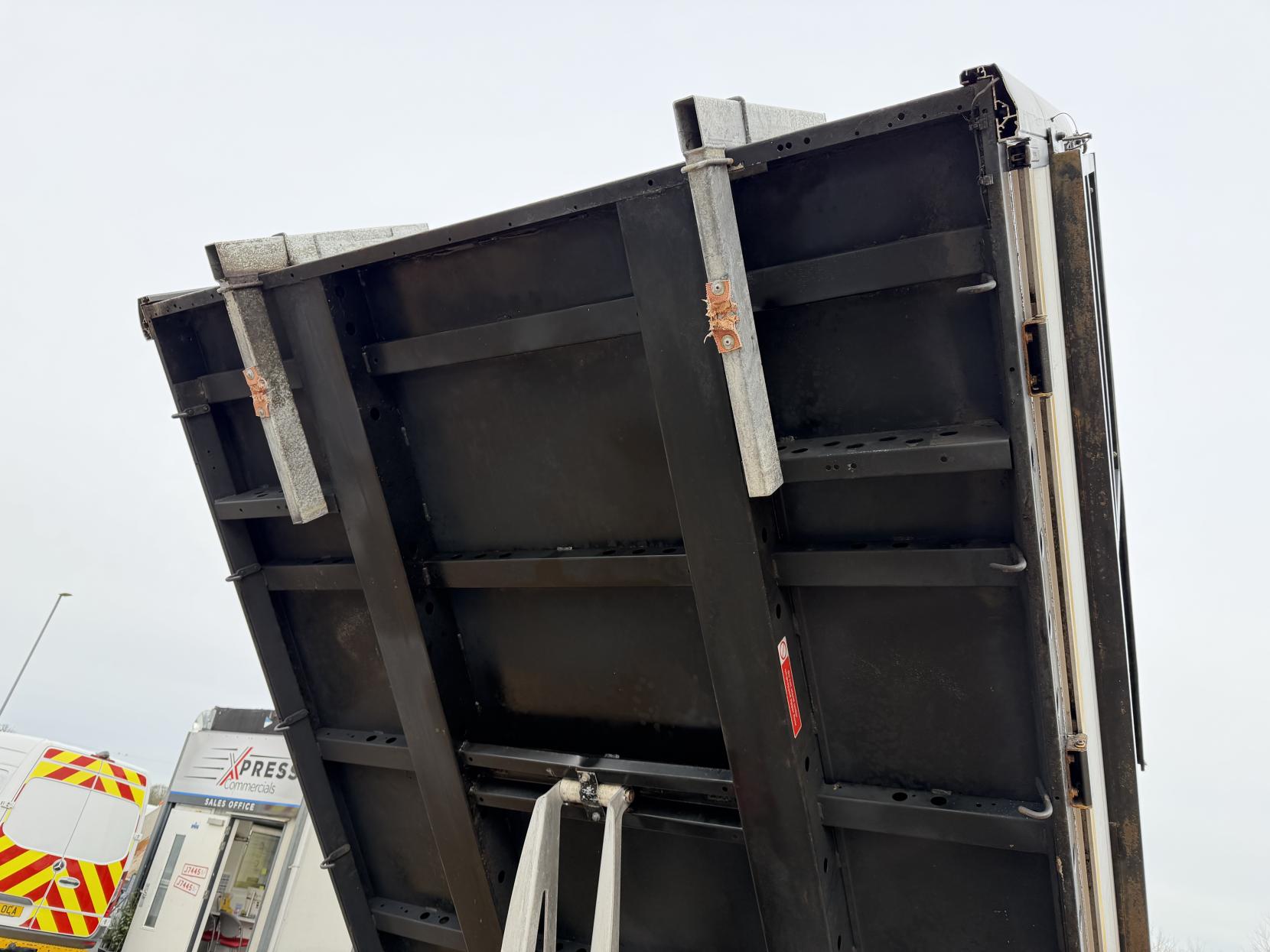 Mercedes-Benz Sprinter 2.1 316 CDI Chassis Cab 2dr Diesel Manual RWD L2 Euro 6 (163 ps)