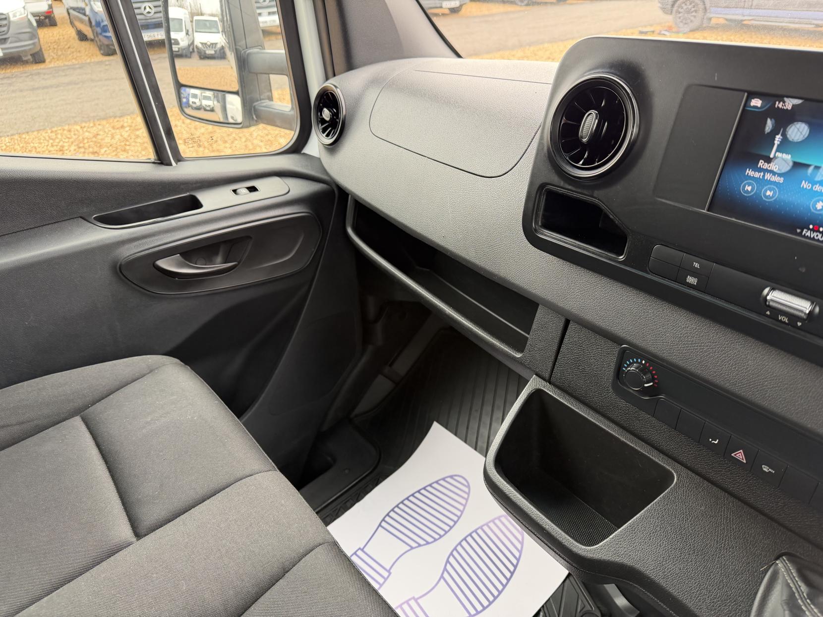 Mercedes-Benz Sprinter 2.1 316 CDI Chassis Cab 2dr Diesel Manual RWD L2 Euro 6 (163 ps)