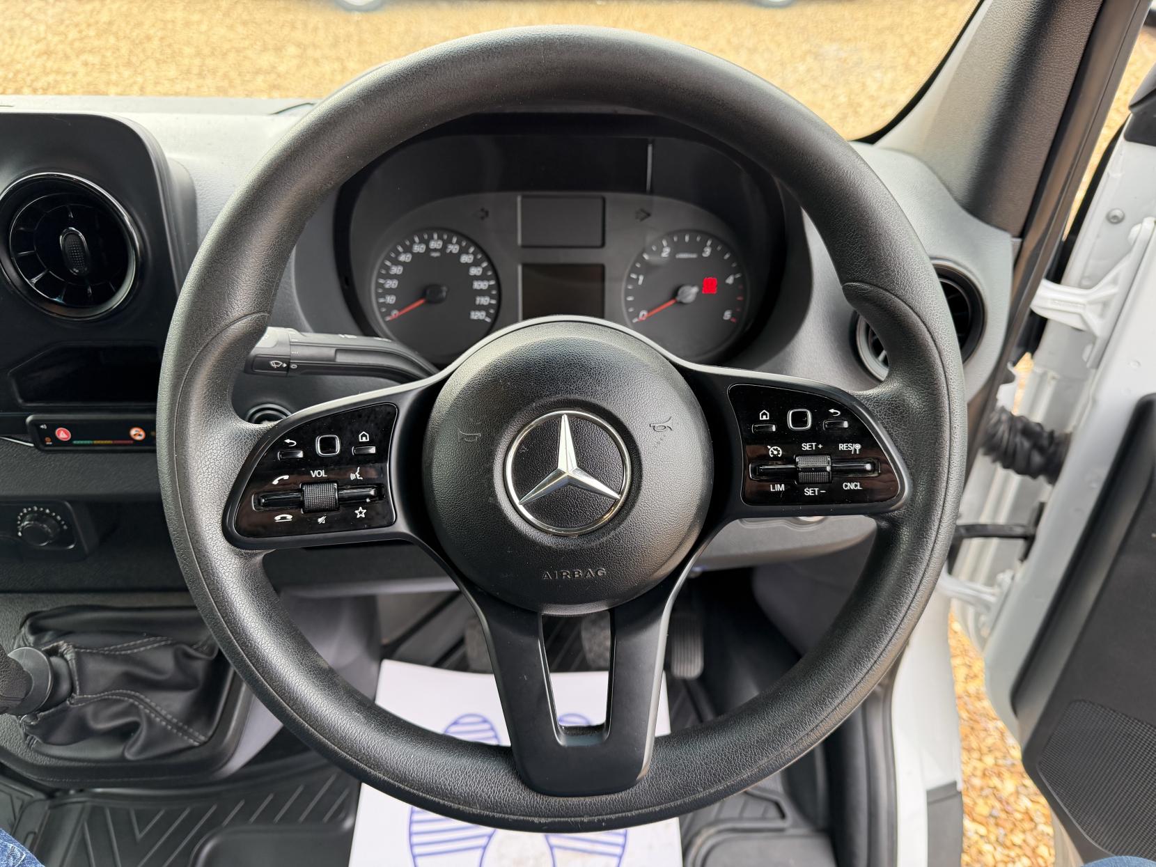 Mercedes-Benz Sprinter 2.1 316 CDI Chassis Cab 2dr Diesel Manual RWD L2 Euro 6 (163 ps)