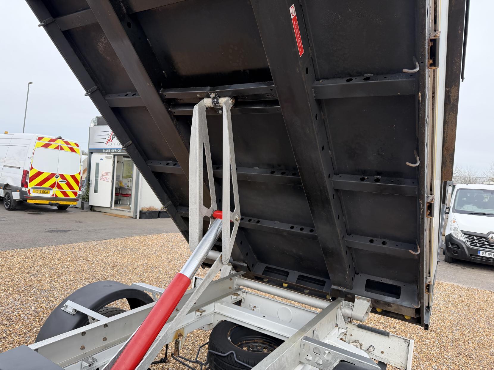 Mercedes-Benz Sprinter 2.1 316 CDI Chassis Cab 2dr Diesel Manual RWD L2 Euro 6 (163 ps)