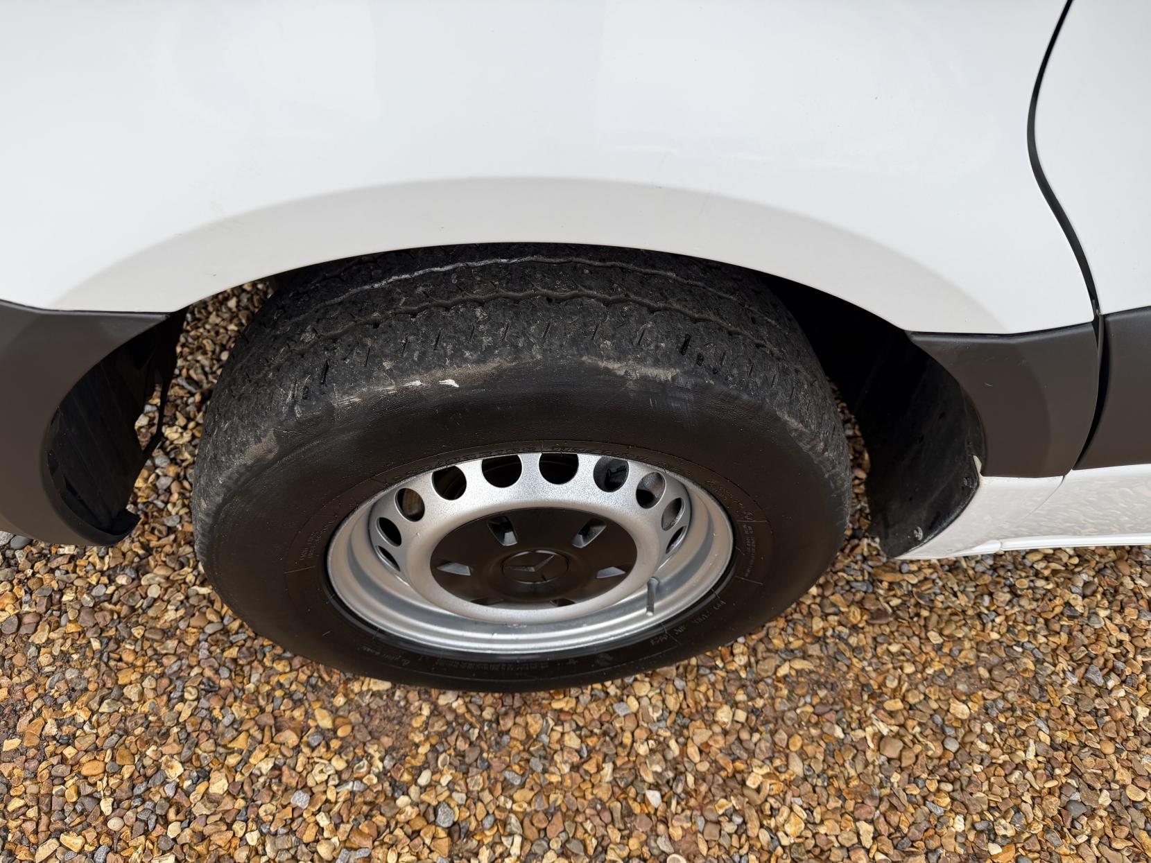 Mercedes-Benz Sprinter 2.1 316 CDI Chassis Cab 2dr Diesel Manual RWD L2 Euro 6 (163 ps)