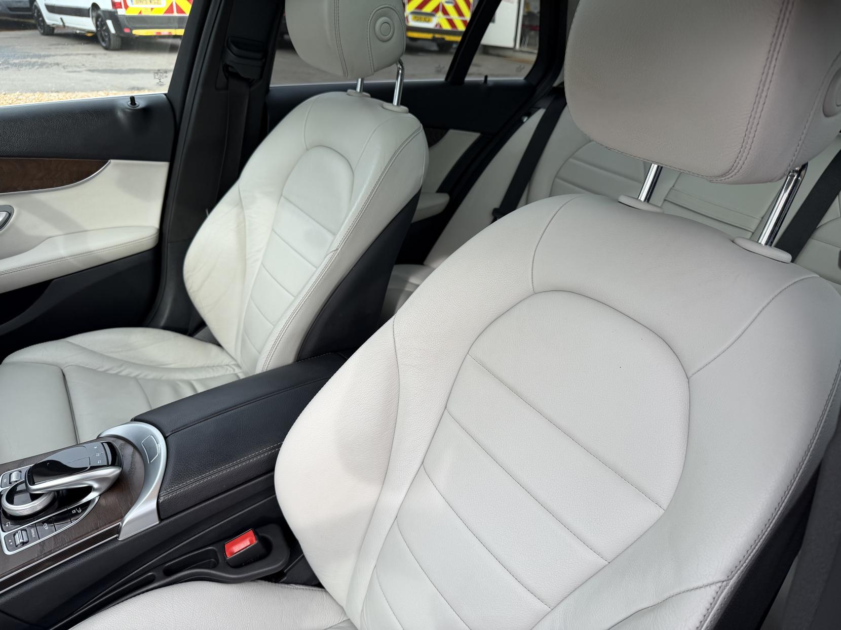 Mercedes-Benz C Class 2.0 C350e 6.4kWh Sport (Premium Plus) Estate 5dr Petrol Plug-in Hybrid G-Tronic+ Euro 6 (s/s) 18in Alloy (293 ps)