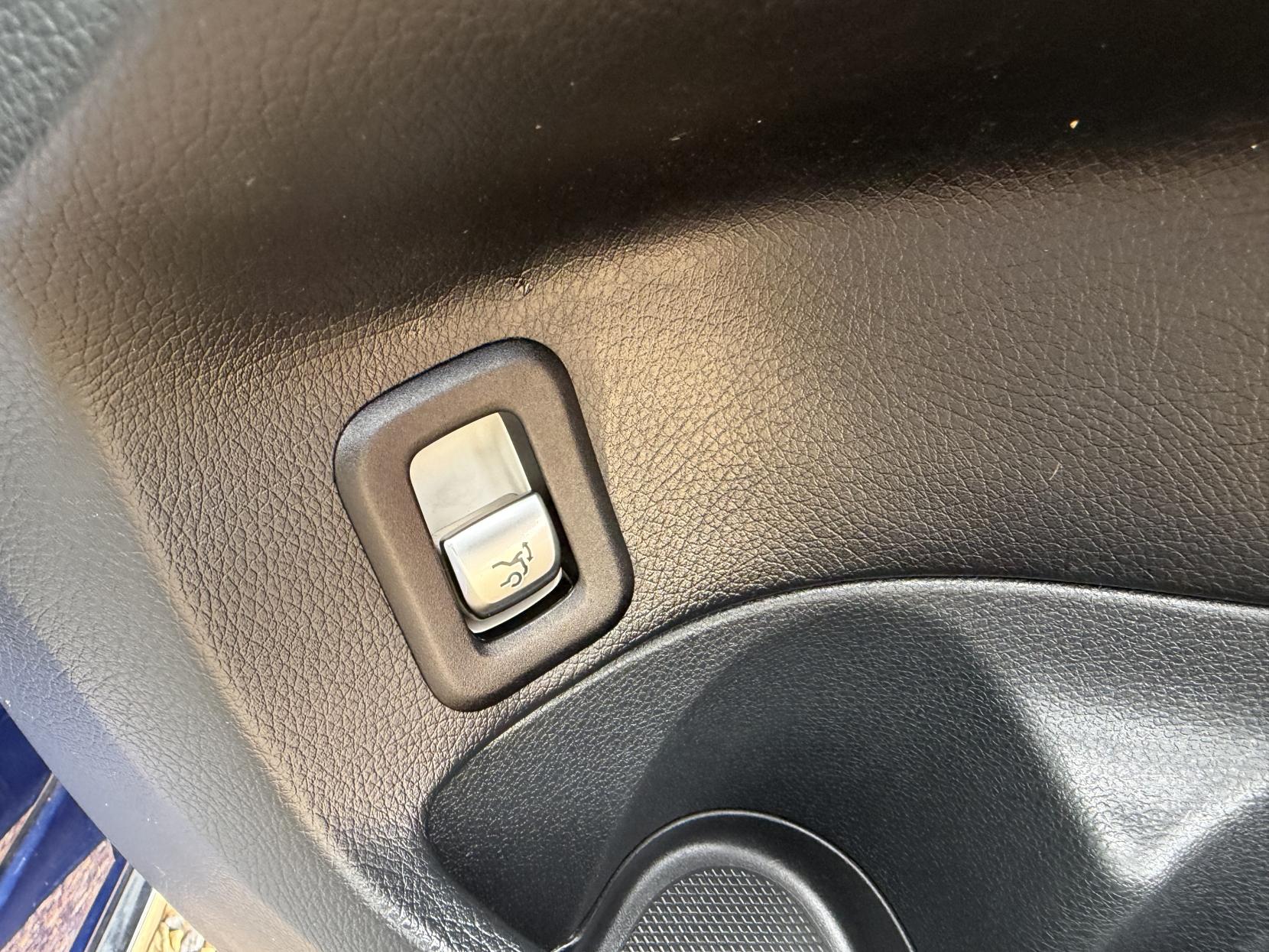 Mercedes-Benz C Class 2.0 C350e 6.4kWh Sport (Premium Plus) Estate 5dr Petrol Plug-in Hybrid G-Tronic+ Euro 6 (s/s) 18in Alloy (293 ps)