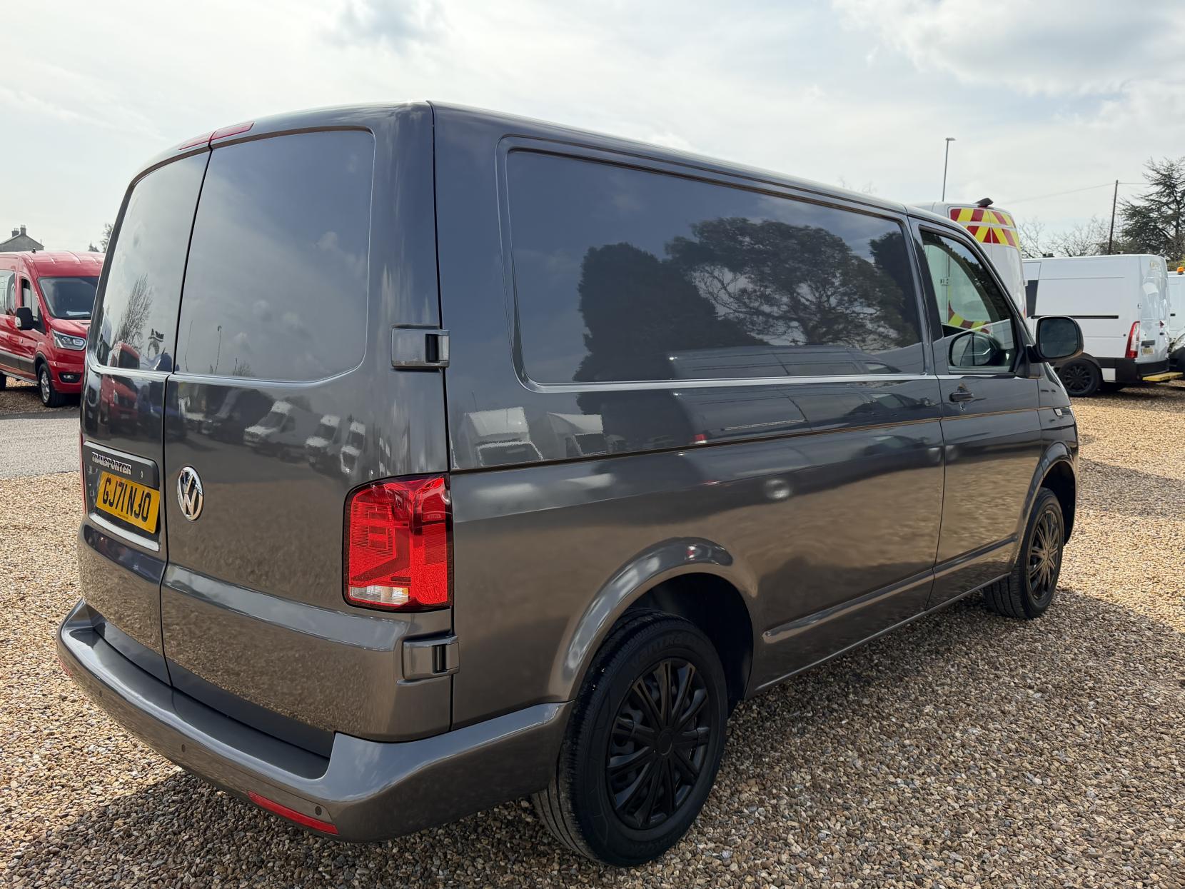 Volkswagen Transporter 2.0 TDI T28 Startline Panel Van 5dr Diesel Manual FWD SWB Euro 6 (s/s) (110 ps)