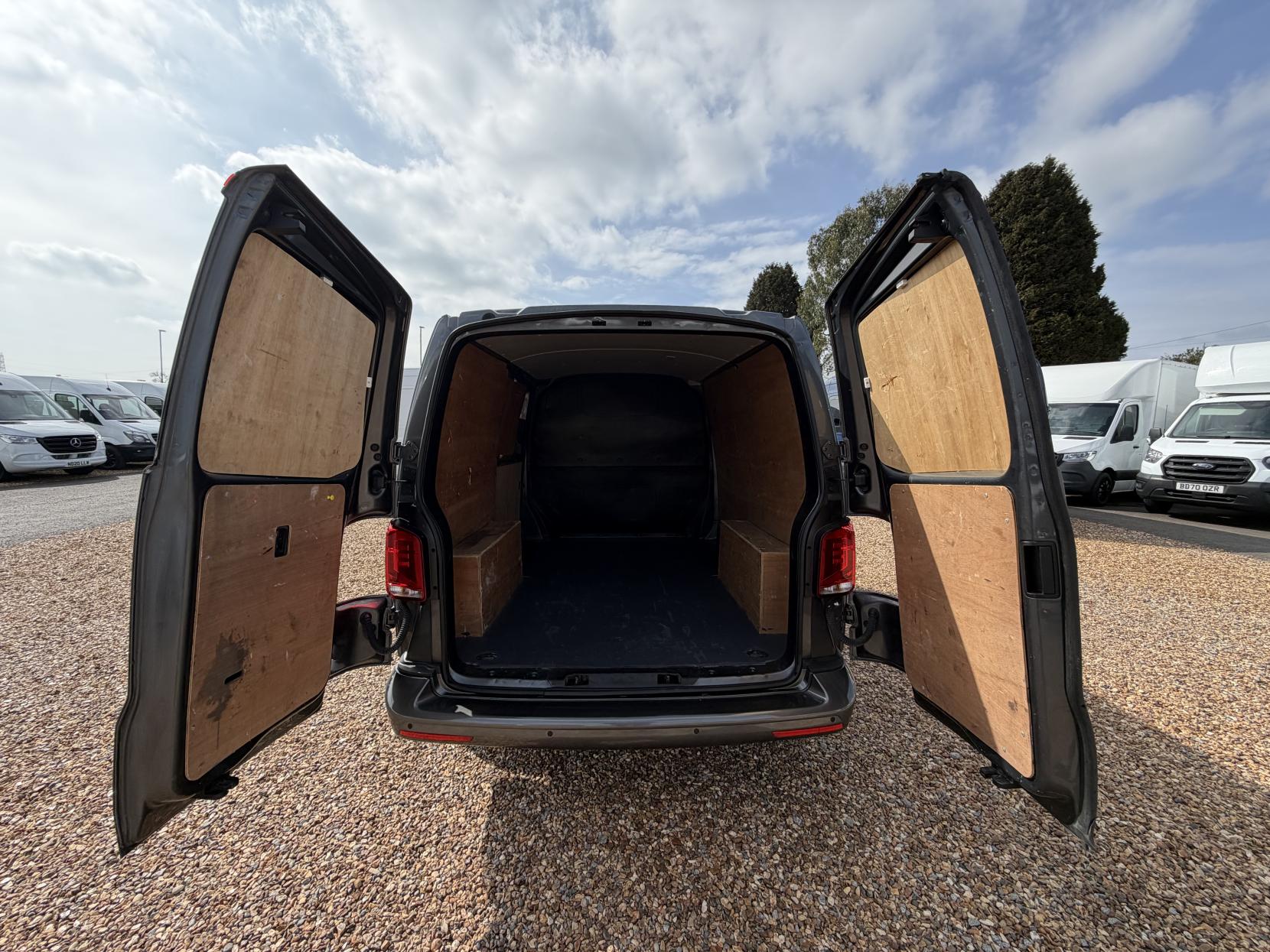 Volkswagen Transporter 2.0 TDI T28 Startline Panel Van 5dr Diesel Manual FWD SWB Euro 6 (s/s) (110 ps)