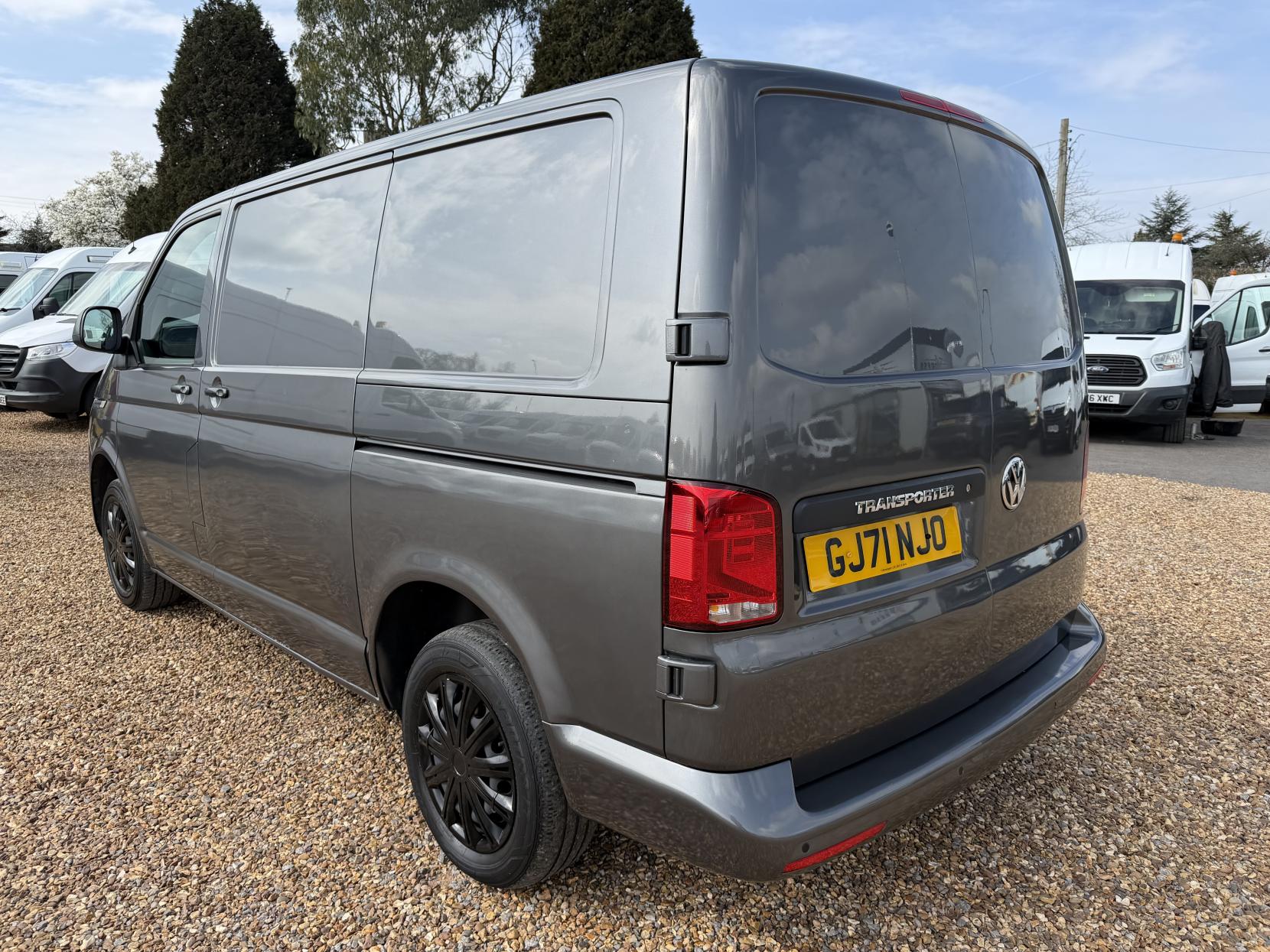Volkswagen Transporter 2.0 TDI T28 Startline Panel Van 5dr Diesel Manual FWD SWB Euro 6 (s/s) (110 ps)