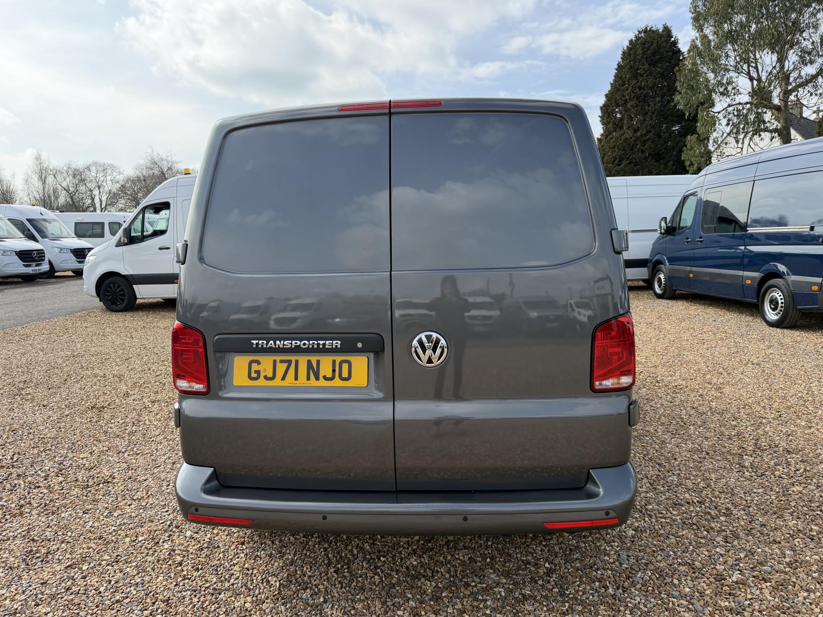 Volkswagen Transporter 2.0 TDI T28 Startline Panel Van 5dr Diesel Manual FWD SWB Euro 6 (s/s) (110 ps)
