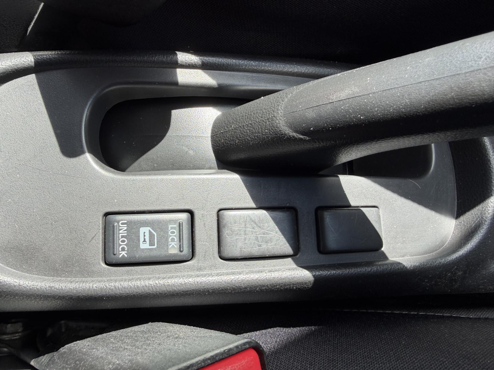 Nissan Micra 1.2 Visia Hatchback 5dr Petrol Manual Euro 5 (80 ps)