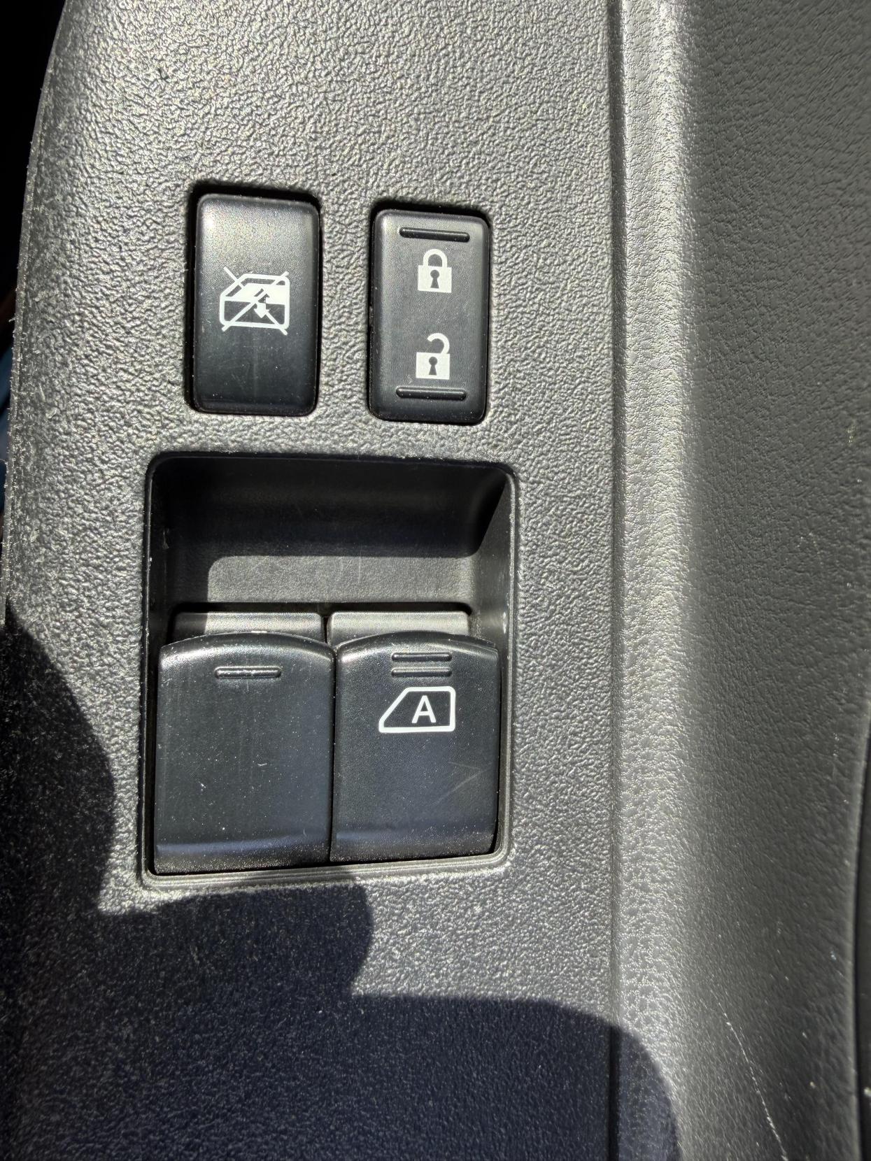 Nissan Micra 1.2 Visia Hatchback 5dr Petrol Manual Euro 5 (80 ps)