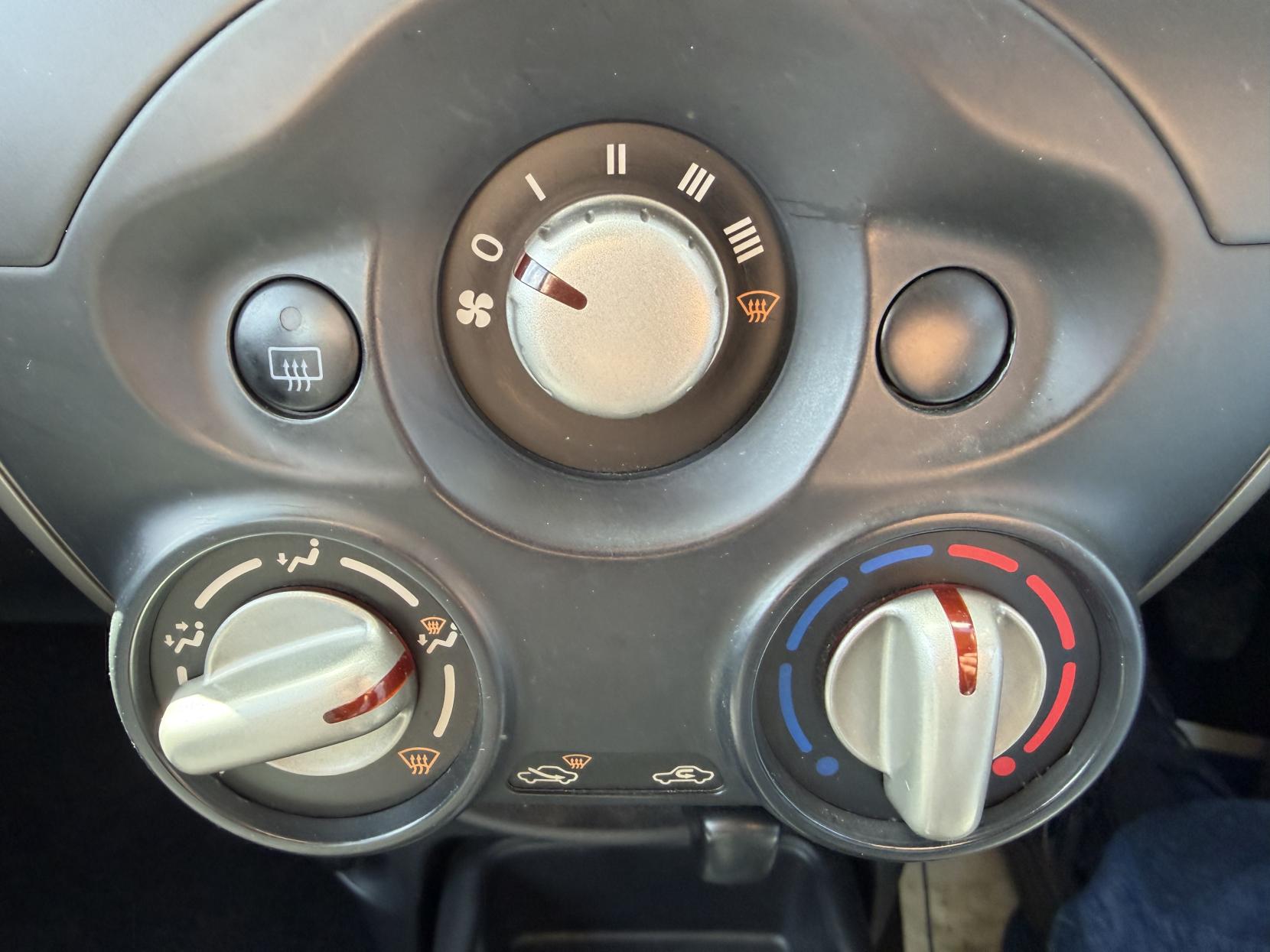 Nissan Micra 1.2 Visia Hatchback 5dr Petrol Manual Euro 5 (80 ps)