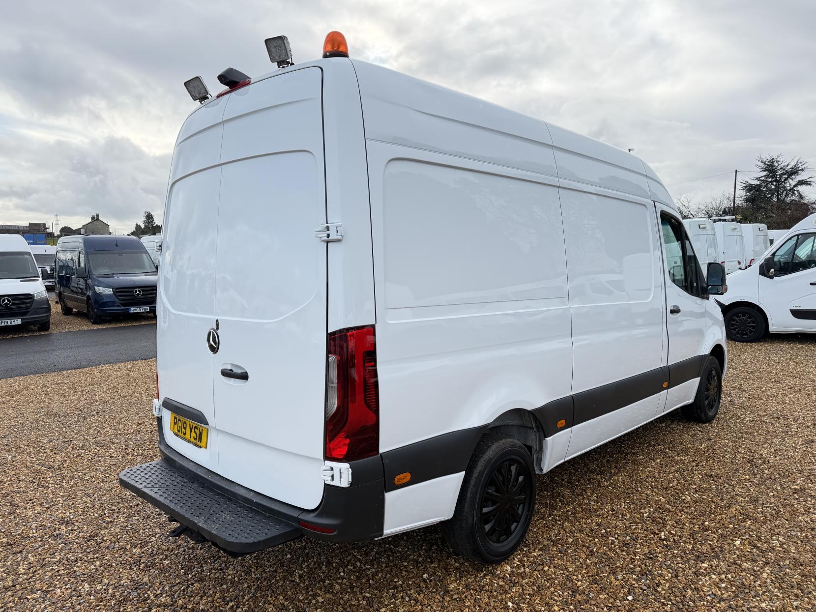 Mercedes-Benz Sprinter 2.1 316 CDI Panel Van 5dr Diesel Manual RWD L2 H2 Euro 6 (163 ps)