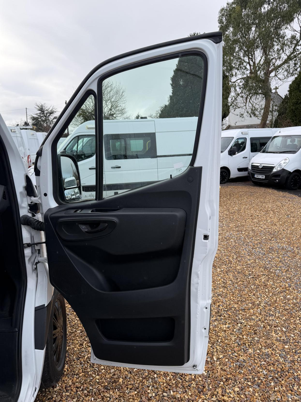 Mercedes-Benz Sprinter 2.1 316 CDI Panel Van 5dr Diesel Manual RWD L2 H2 Euro 6 (163 ps)