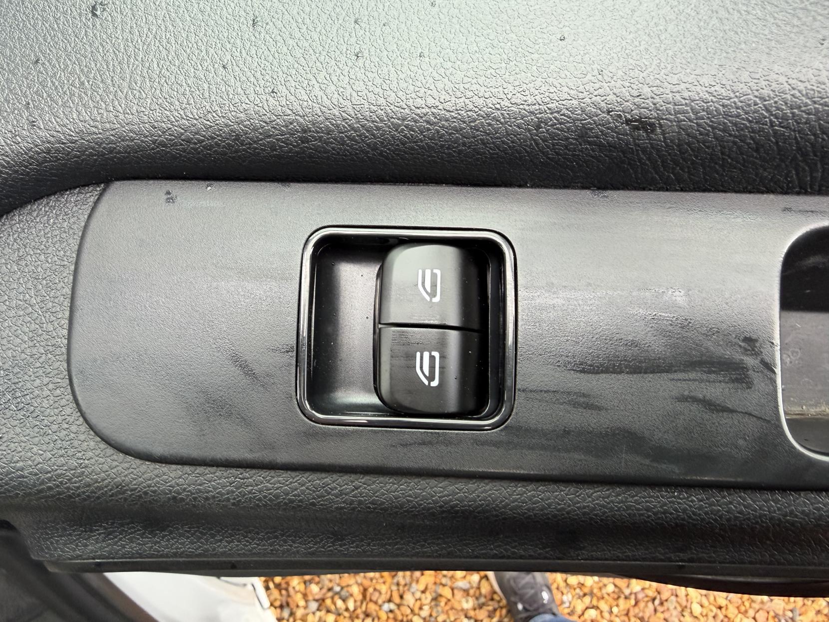 Mercedes-Benz Sprinter 2.1 316 CDI Panel Van 5dr Diesel Manual RWD L2 H2 Euro 6 (163 ps)