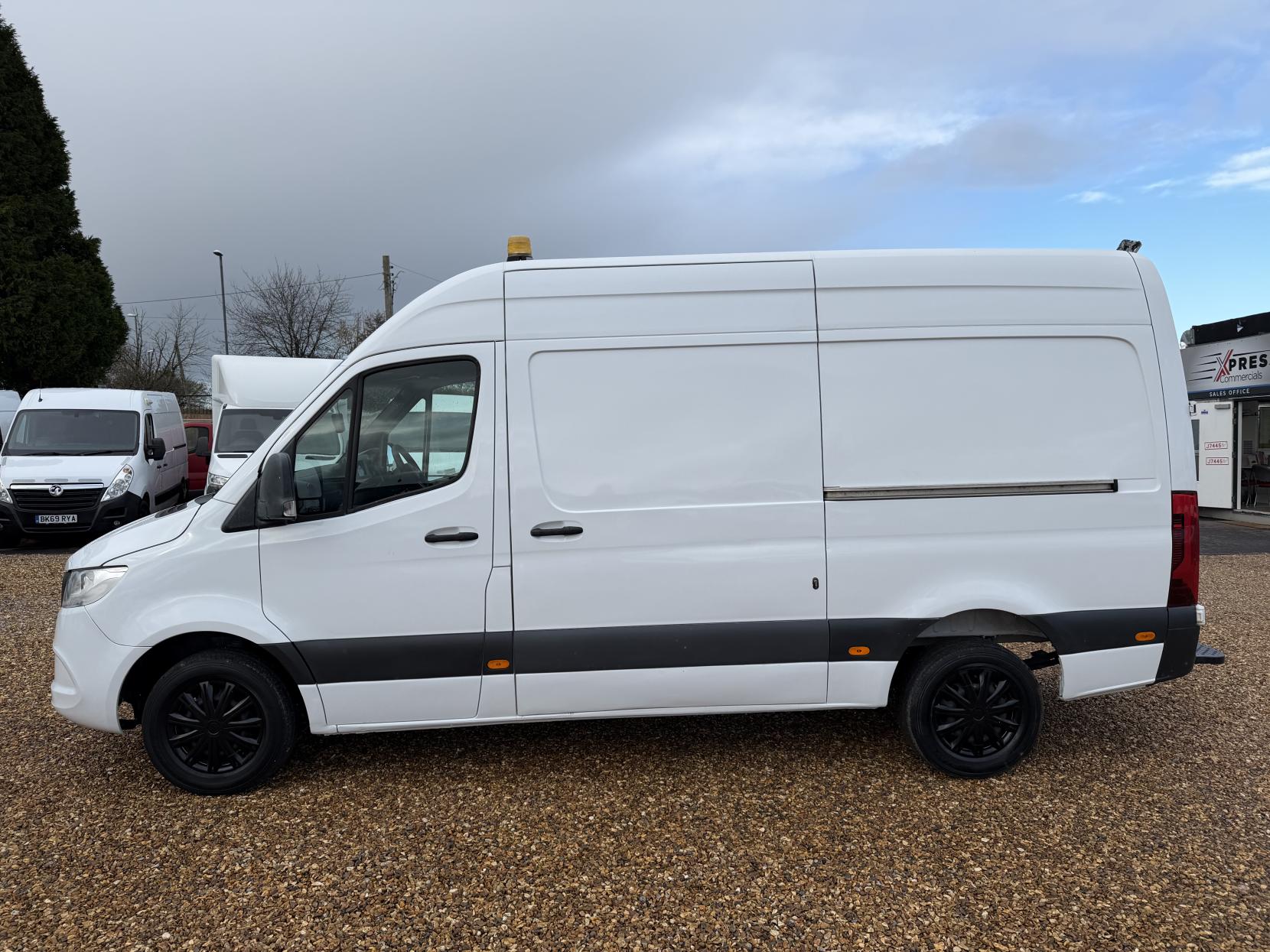 Mercedes-Benz Sprinter 2.1 316 CDI Panel Van 5dr Diesel Manual RWD L2 H2 Euro 6 (163 ps)