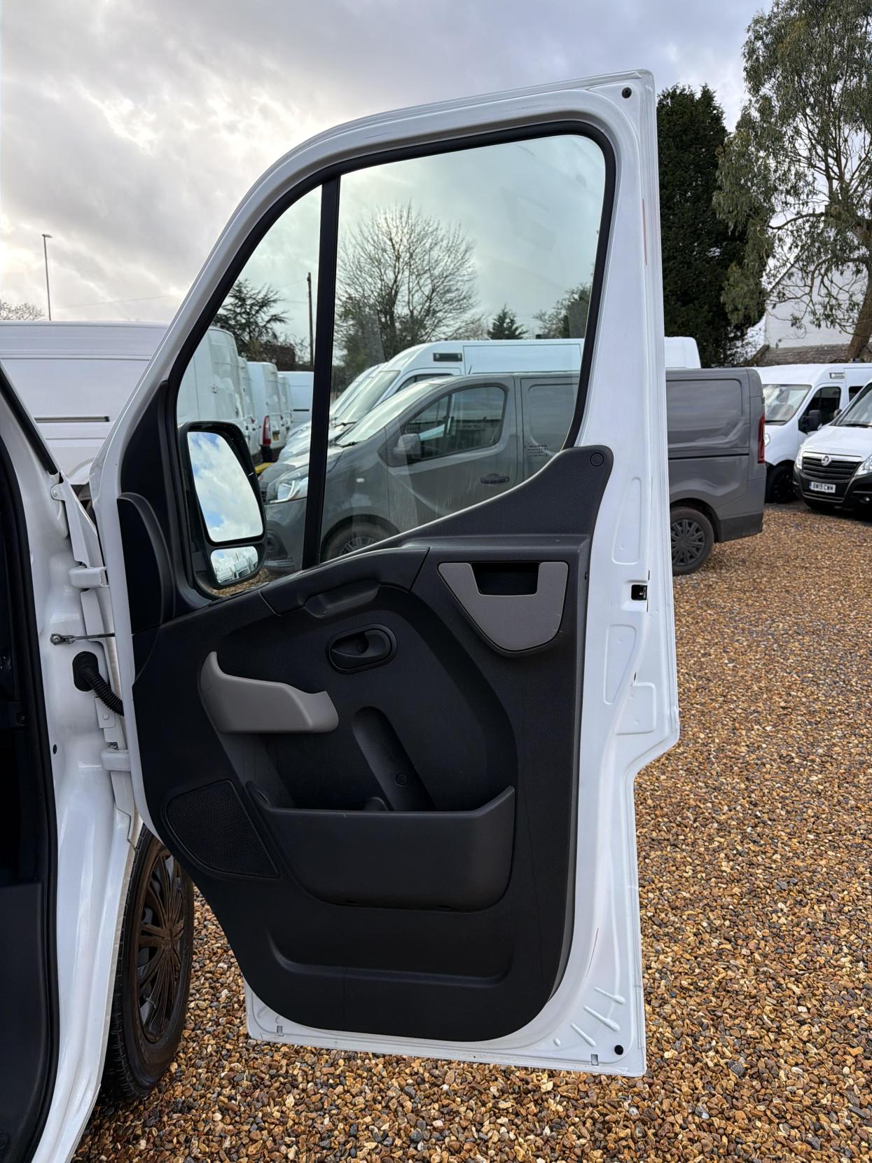 Vauxhall Movano 2.3 CDTi 3500 Panel Van 5dr Diesel Manual FWD L2 H2 Euro 6 (130 ps)